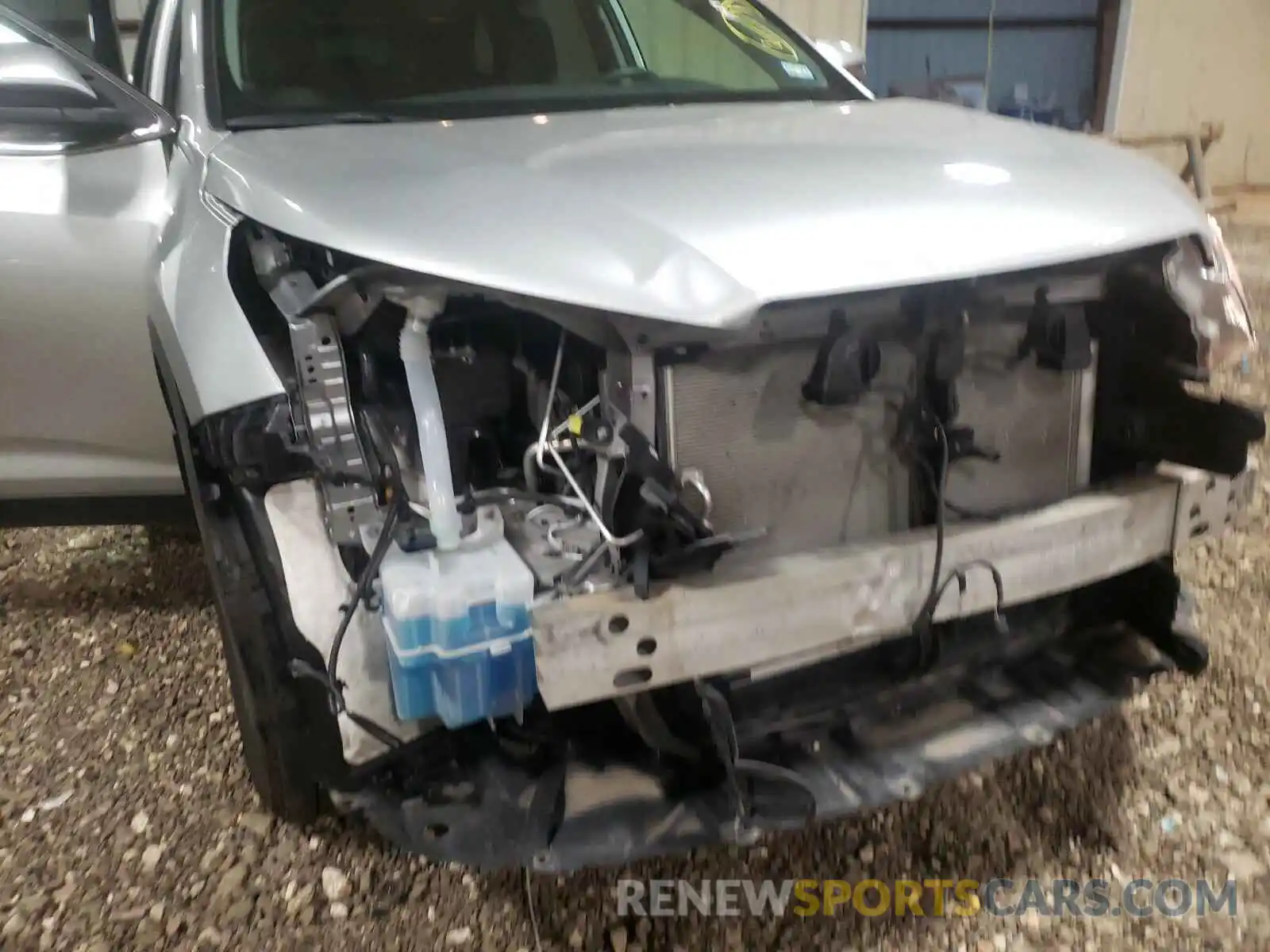 9 Photograph of a damaged car 5TDBZRFH3KS962471 TOYOTA HIGHLANDER 2019