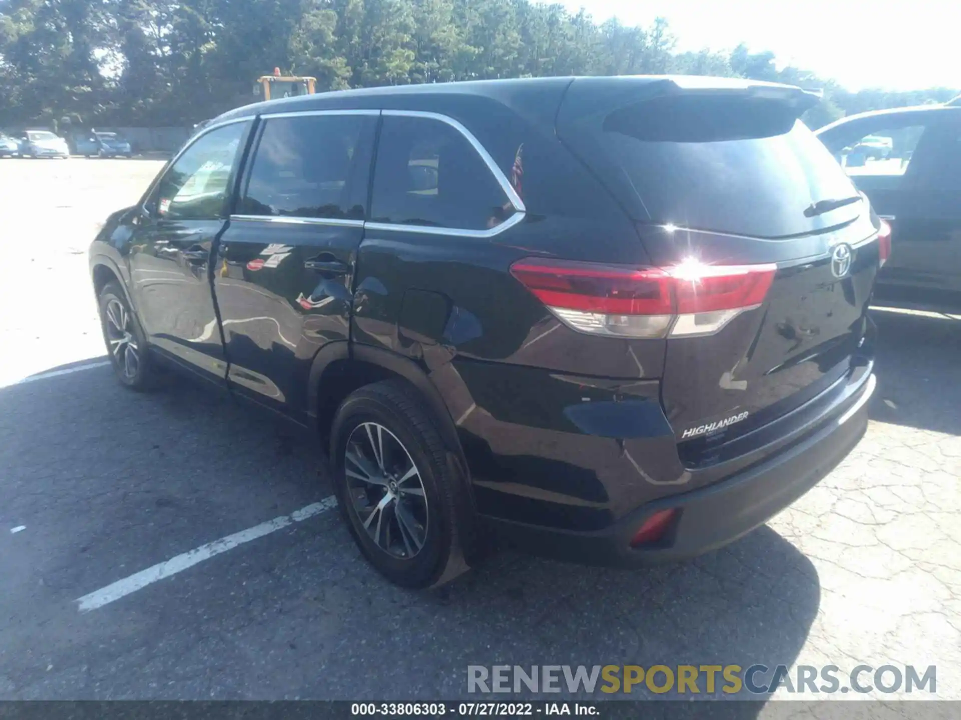 3 Photograph of a damaged car 5TDBZRFH3KS963684 TOYOTA HIGHLANDER 2019