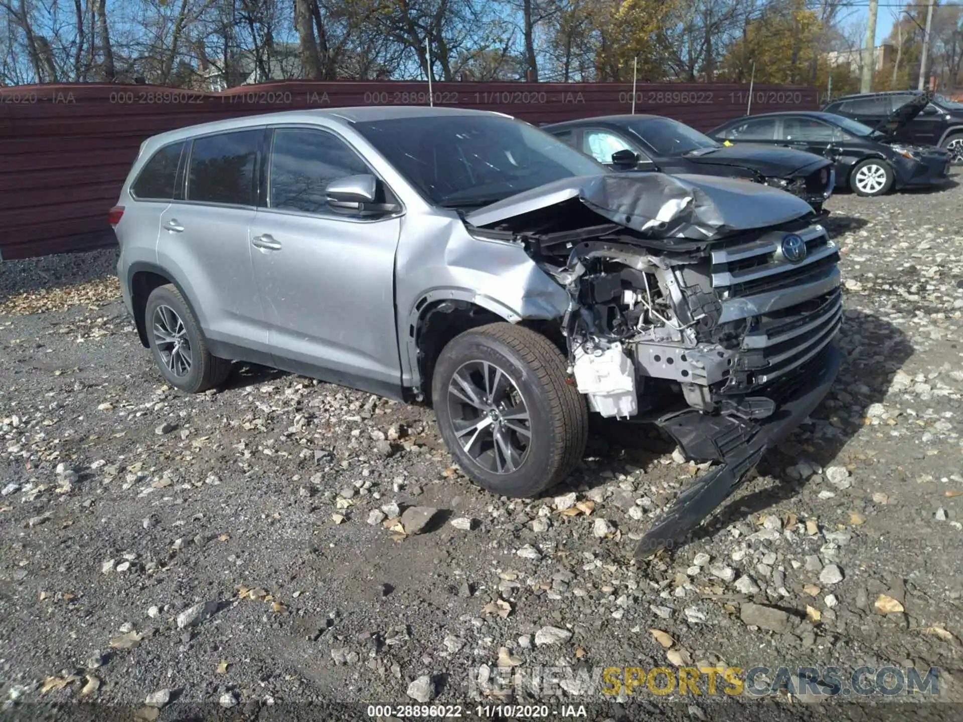 1 Фотография поврежденного автомобиля 5TDBZRFH3KS966620 TOYOTA HIGHLANDER 2019