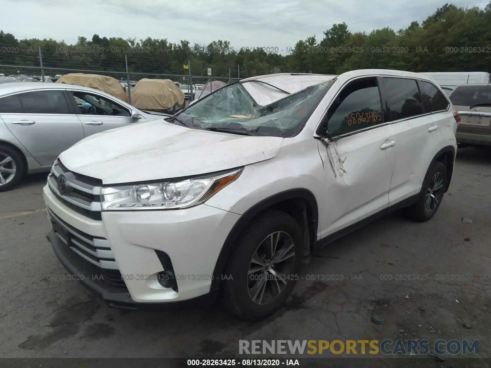 2 Photograph of a damaged car 5TDBZRFH3KS966956 TOYOTA HIGHLANDER 2019