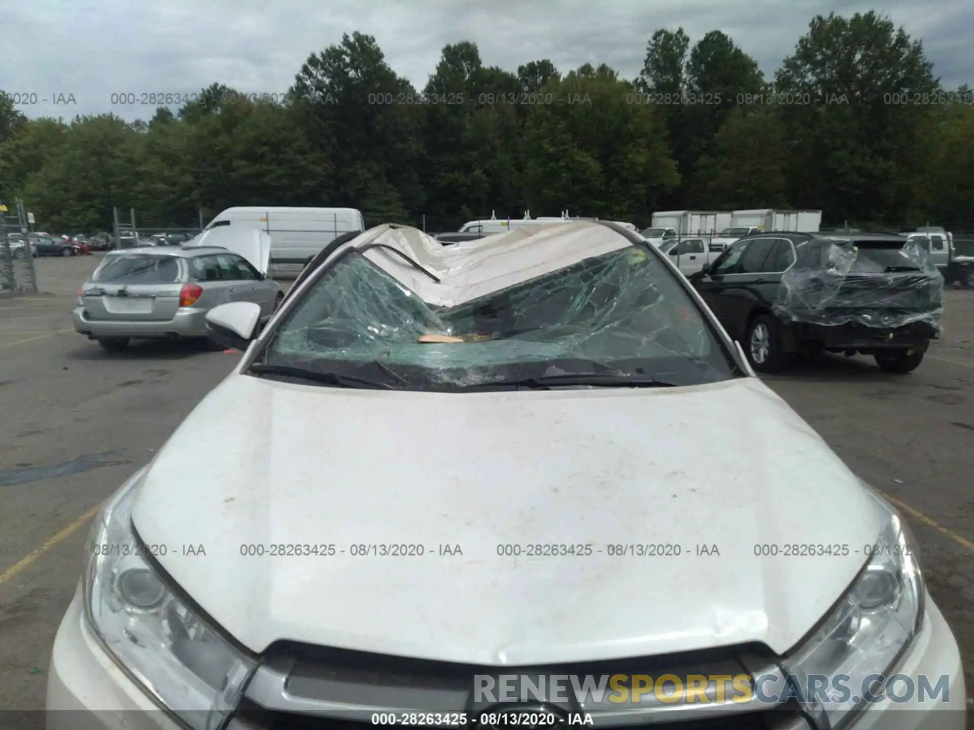 6 Photograph of a damaged car 5TDBZRFH3KS966956 TOYOTA HIGHLANDER 2019