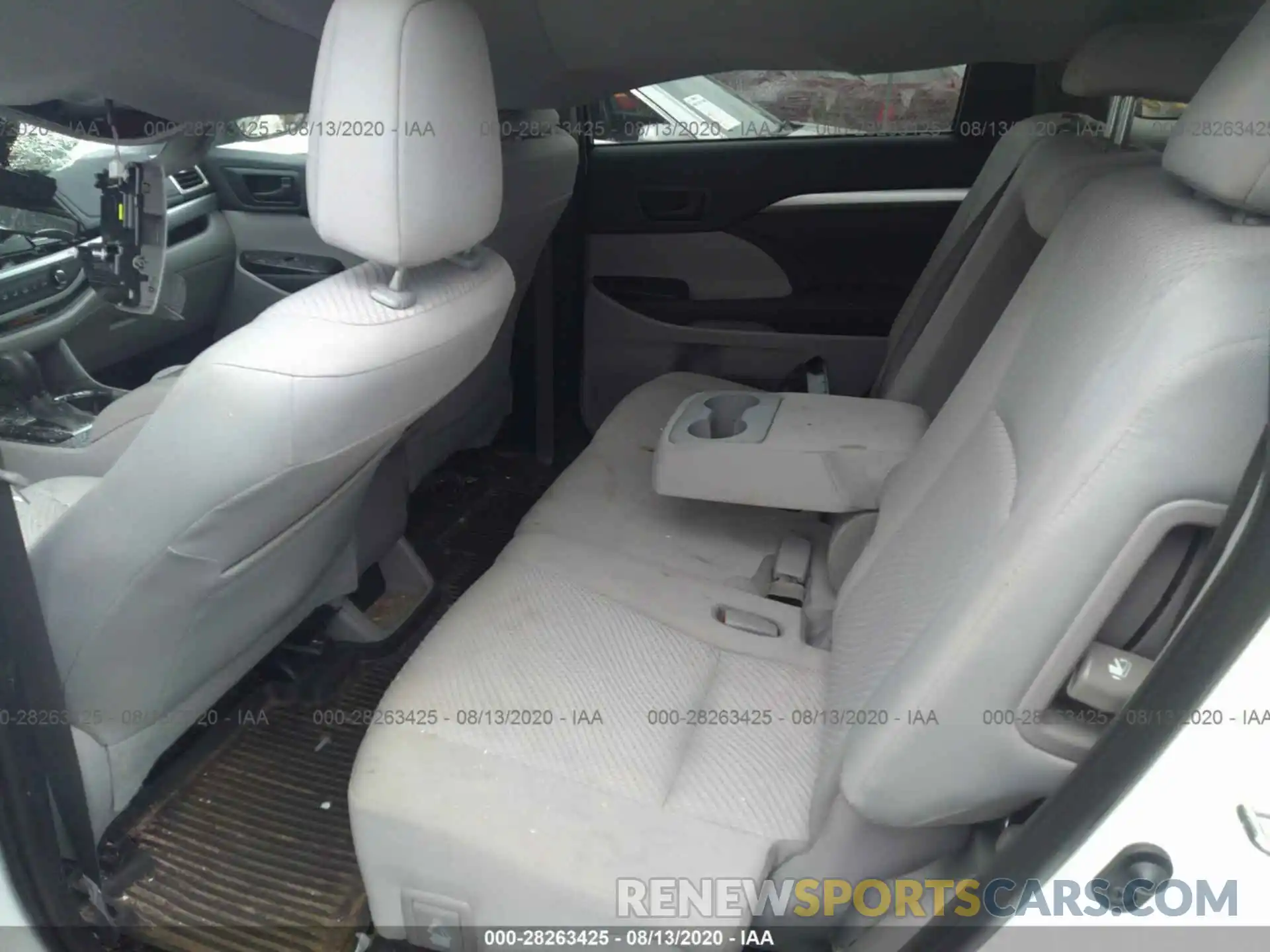 8 Фотография поврежденного автомобиля 5TDBZRFH3KS966956 TOYOTA HIGHLANDER 2019