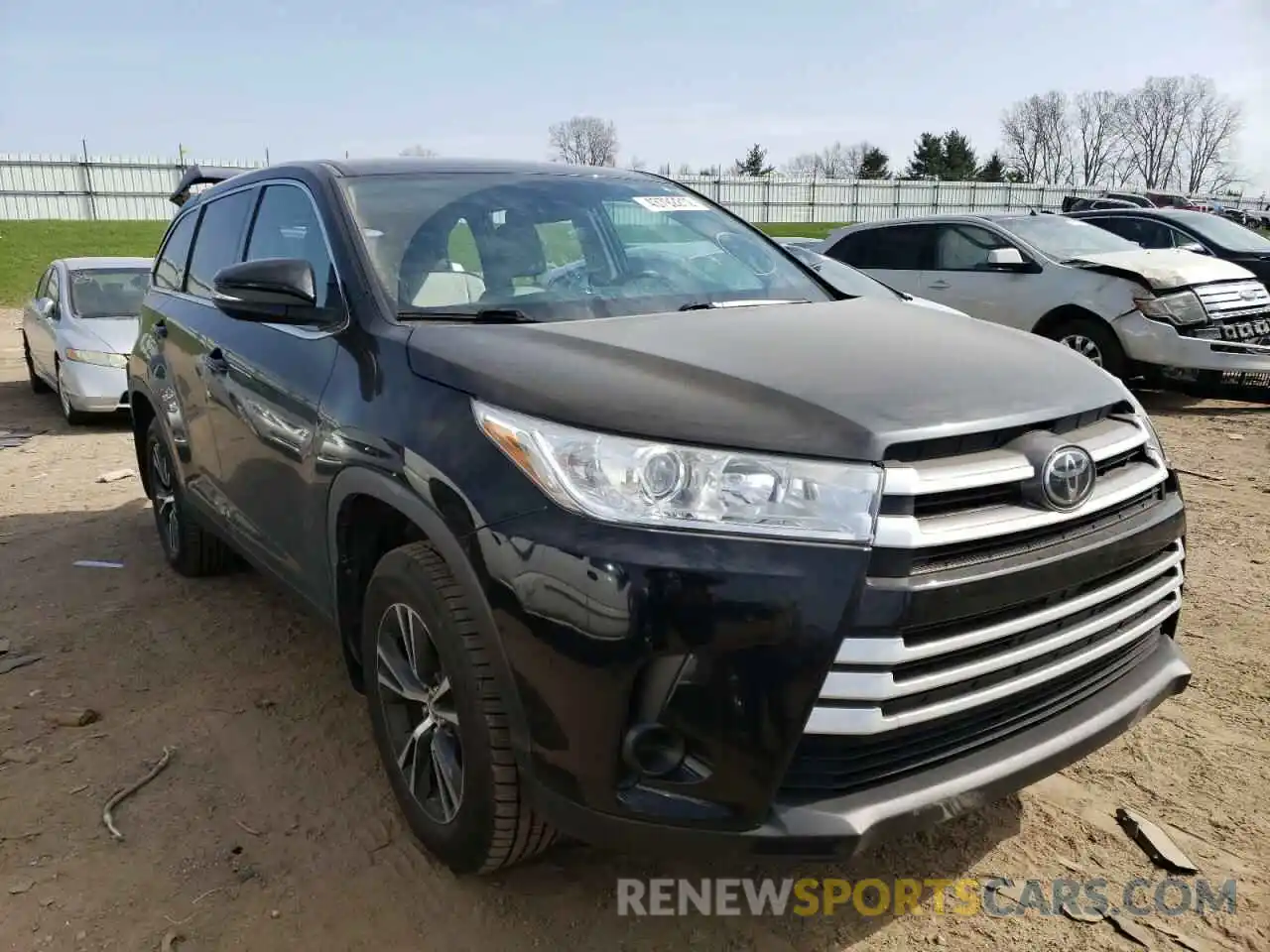 1 Photograph of a damaged car 5TDBZRFH3KS967816 TOYOTA HIGHLANDER 2019