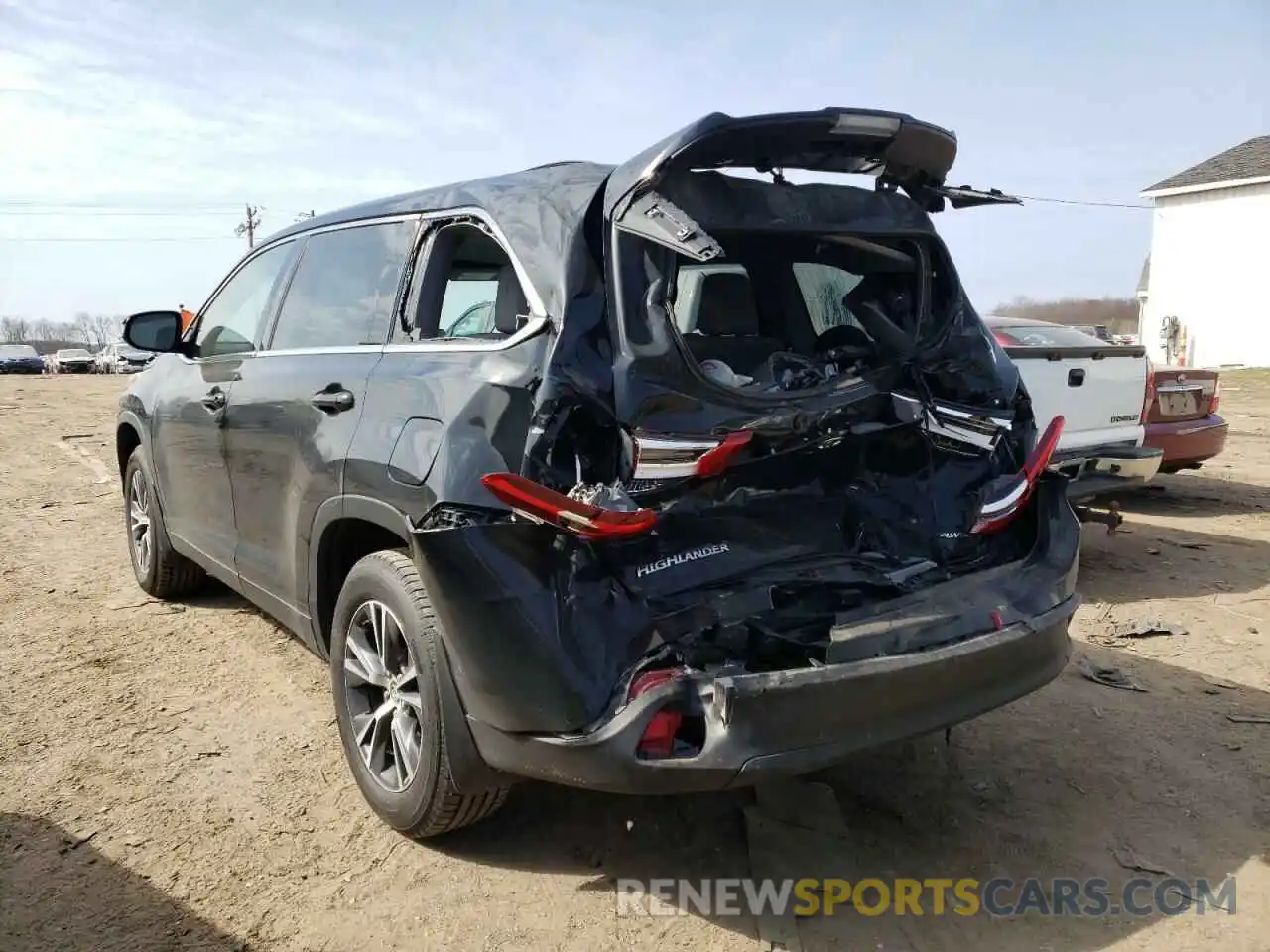 3 Photograph of a damaged car 5TDBZRFH3KS967816 TOYOTA HIGHLANDER 2019