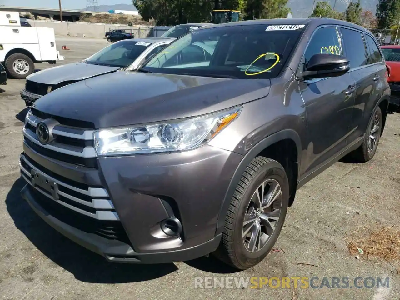 2 Photograph of a damaged car 5TDBZRFH3KS971512 TOYOTA HIGHLANDER 2019