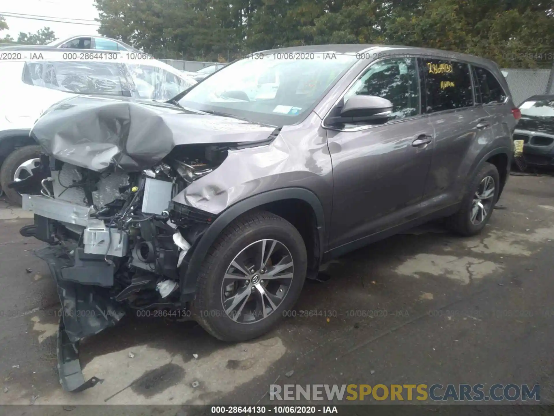 2 Photograph of a damaged car 5TDBZRFH3KS971526 TOYOTA HIGHLANDER 2019