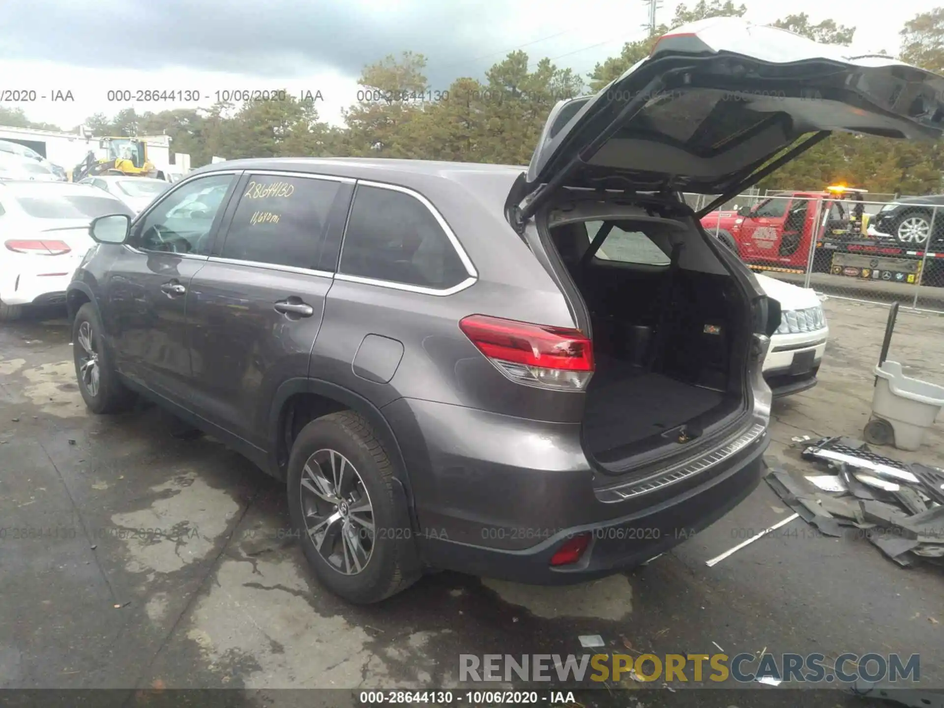 3 Фотография поврежденного автомобиля 5TDBZRFH3KS971526 TOYOTA HIGHLANDER 2019