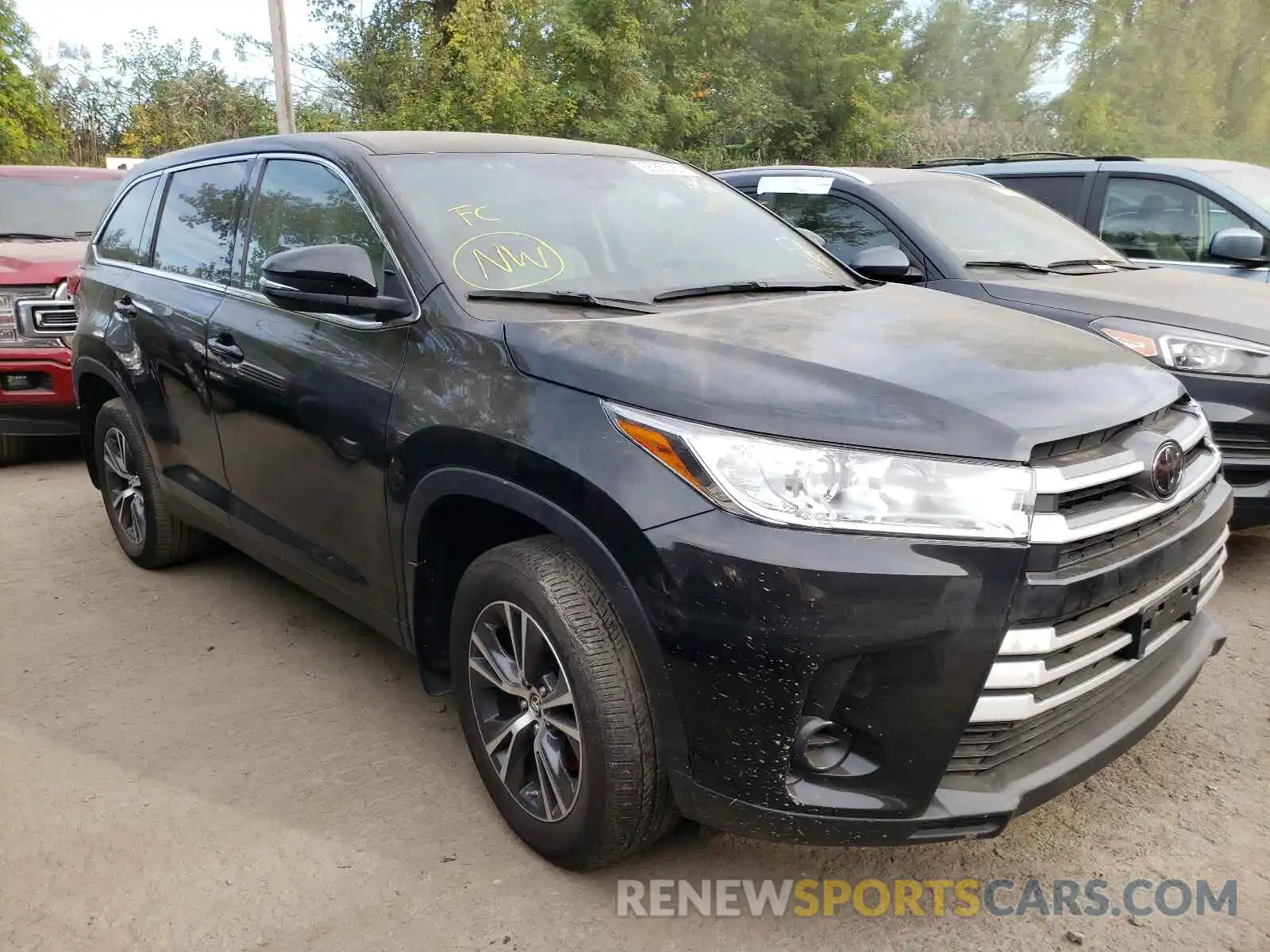 1 Photograph of a damaged car 5TDBZRFH3KS977259 TOYOTA HIGHLANDER 2019