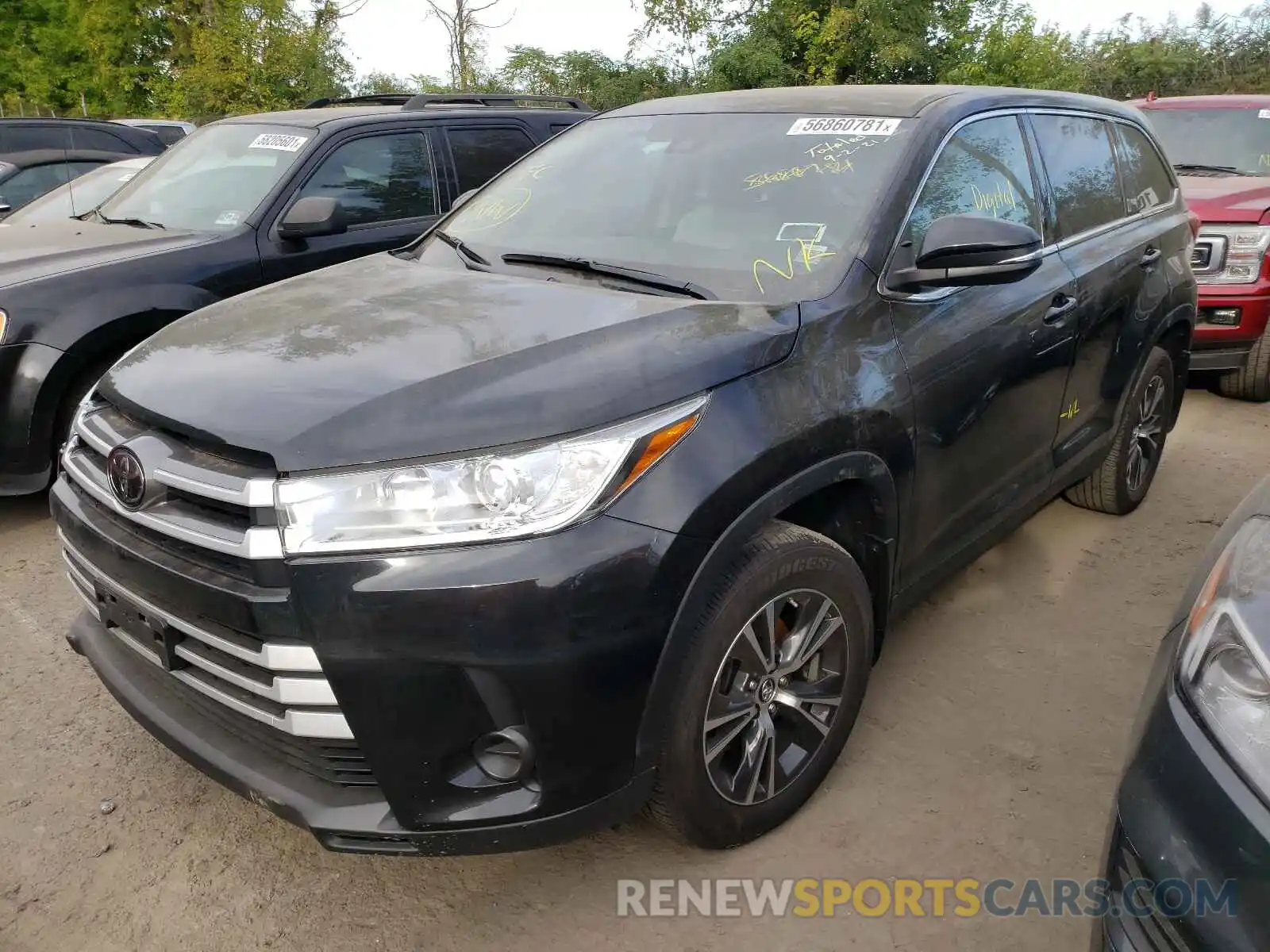 2 Photograph of a damaged car 5TDBZRFH3KS977259 TOYOTA HIGHLANDER 2019