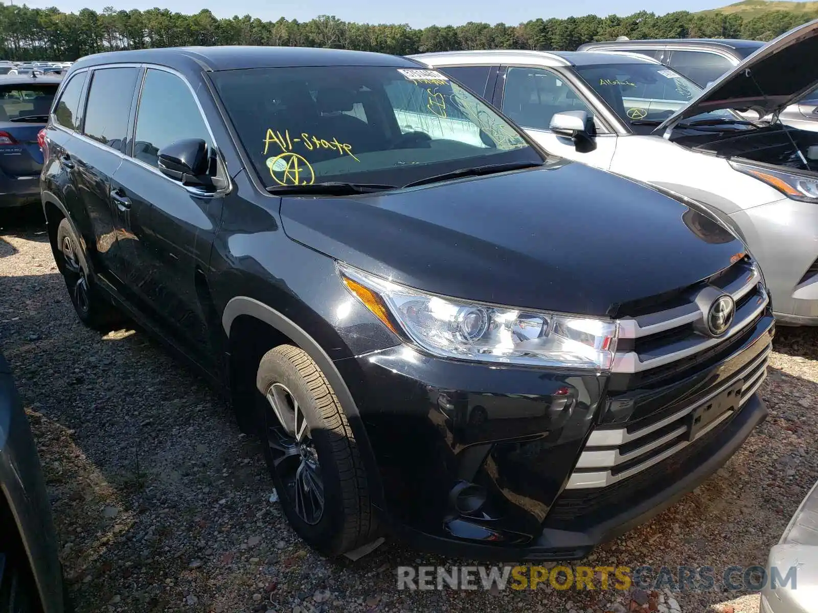 1 Photograph of a damaged car 5TDBZRFH3KS977911 TOYOTA HIGHLANDER 2019