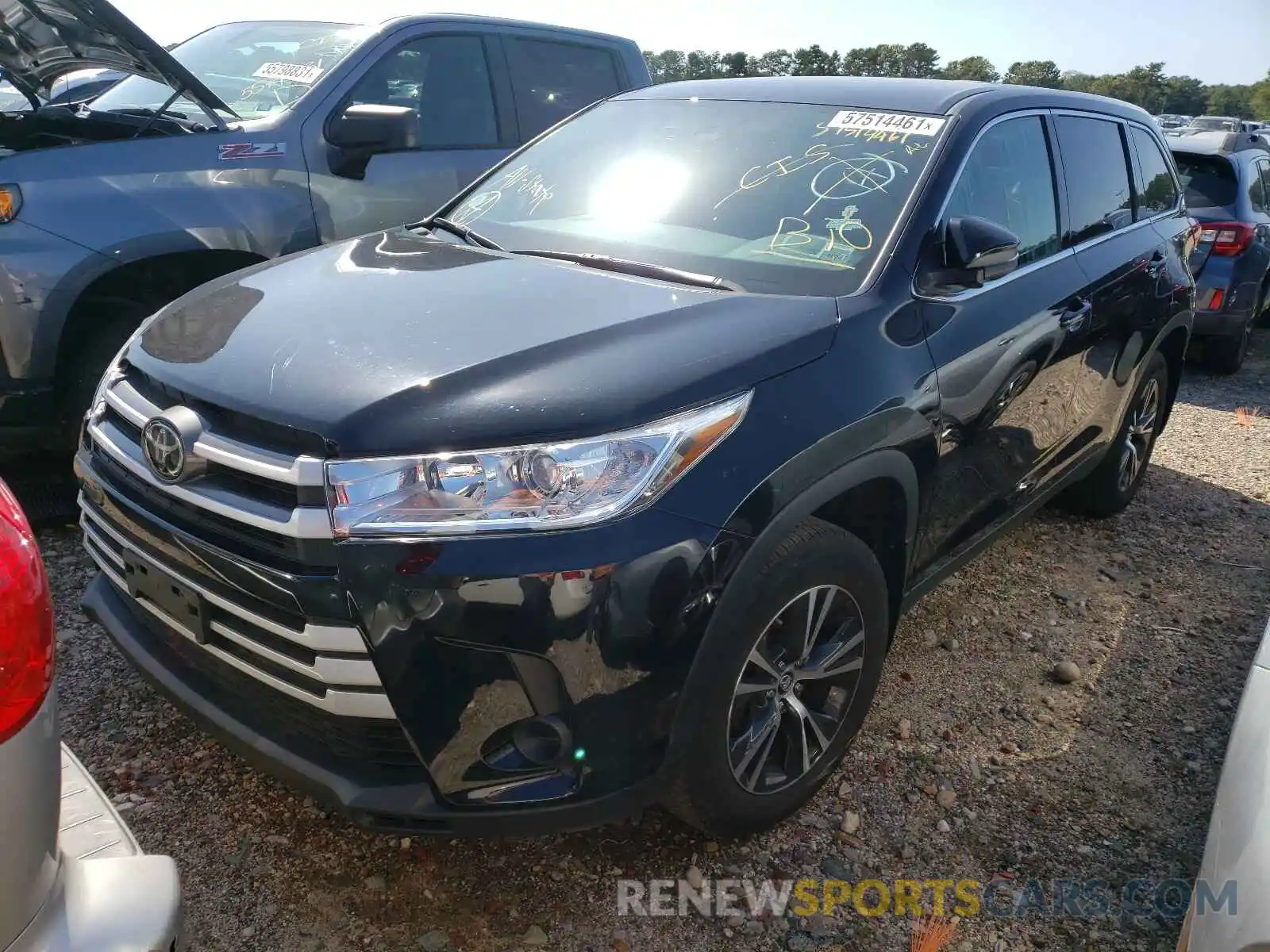 2 Photograph of a damaged car 5TDBZRFH3KS977911 TOYOTA HIGHLANDER 2019