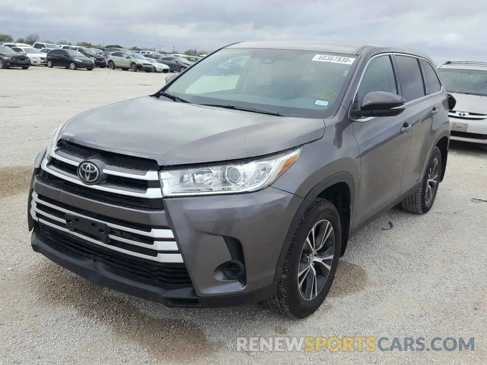 2 Photograph of a damaged car 5TDBZRFH3KS978847 TOYOTA HIGHLANDER 2019