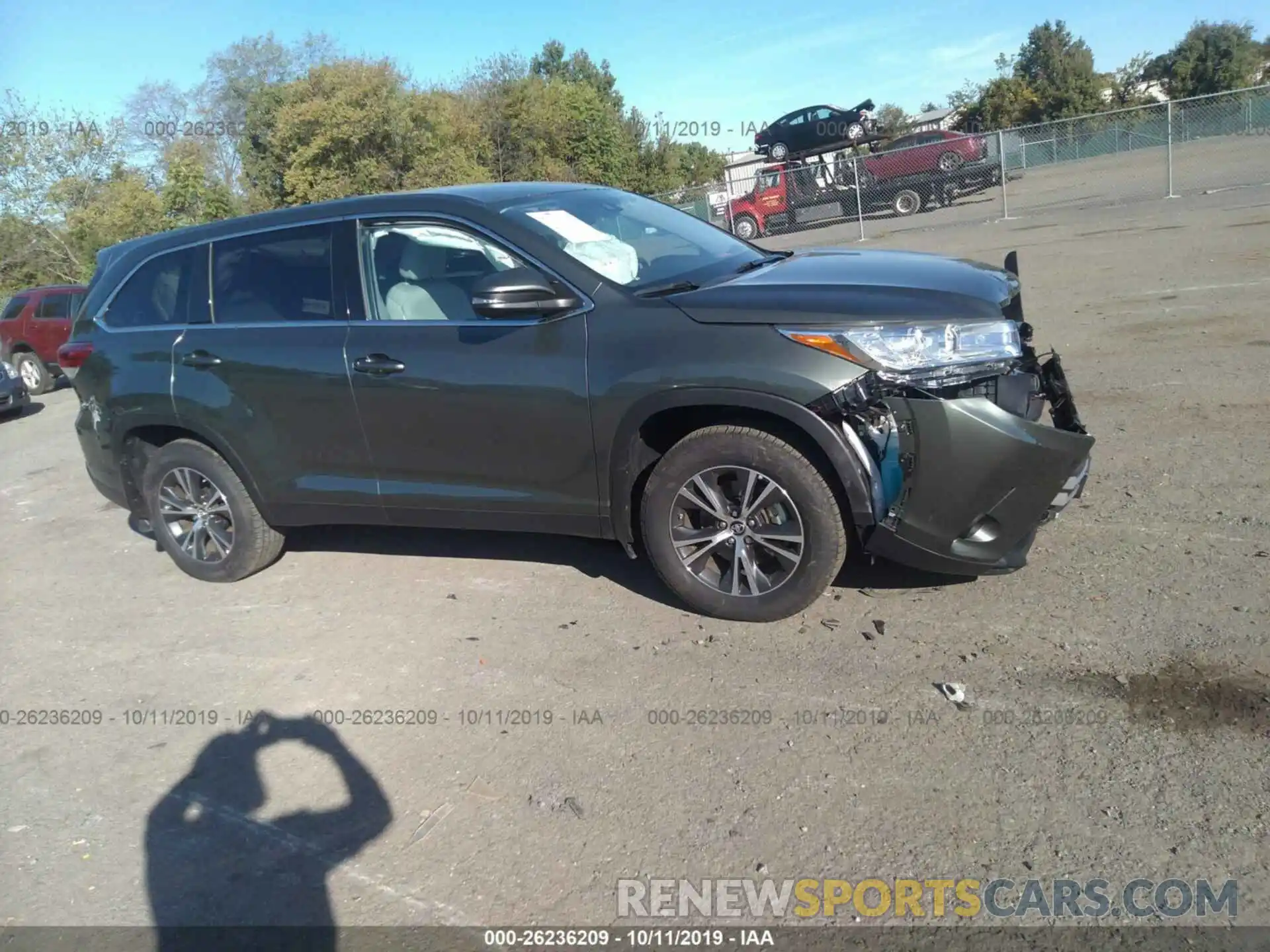 1 Photograph of a damaged car 5TDBZRFH3KS982591 TOYOTA HIGHLANDER 2019