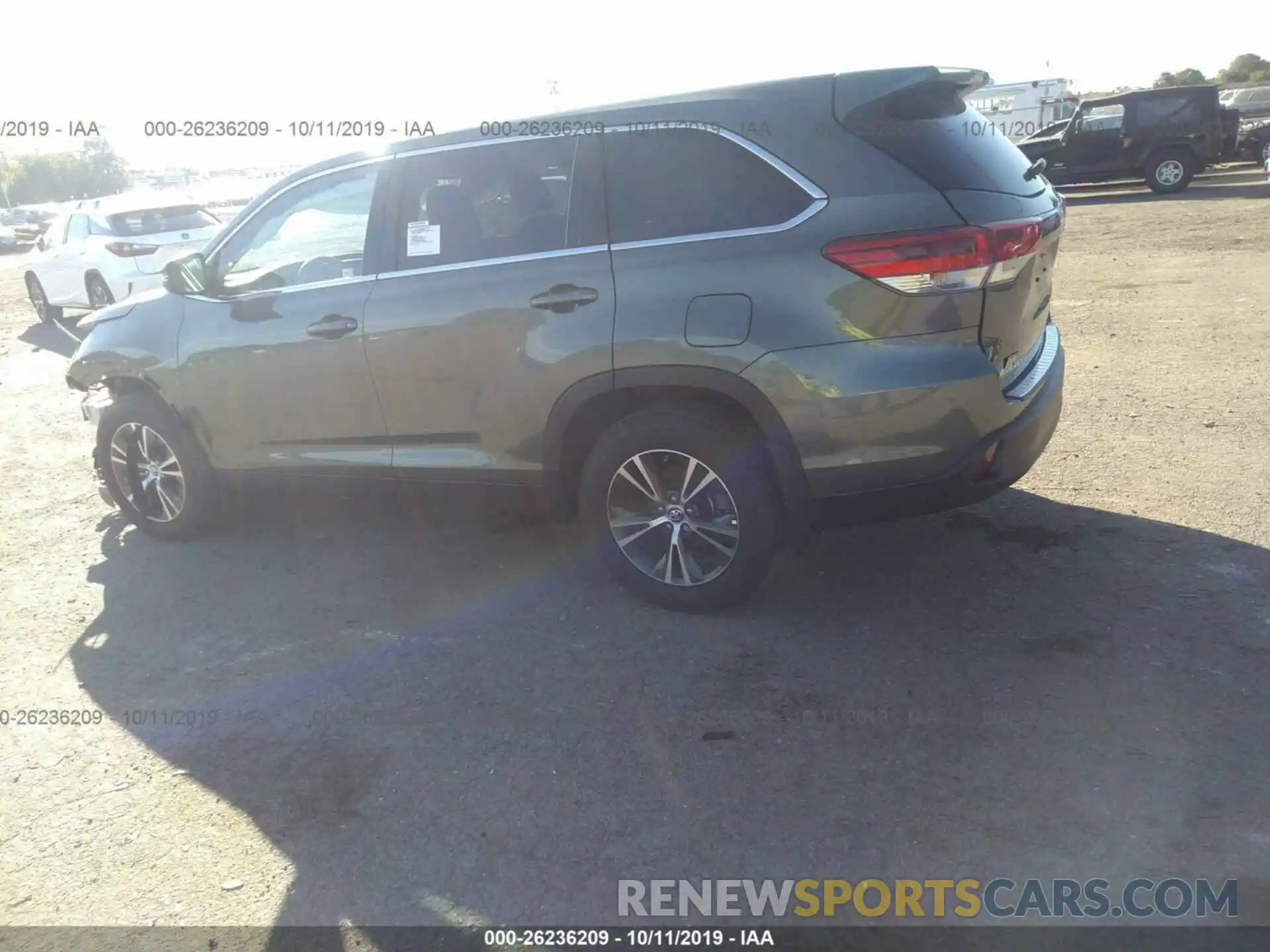 3 Photograph of a damaged car 5TDBZRFH3KS982591 TOYOTA HIGHLANDER 2019