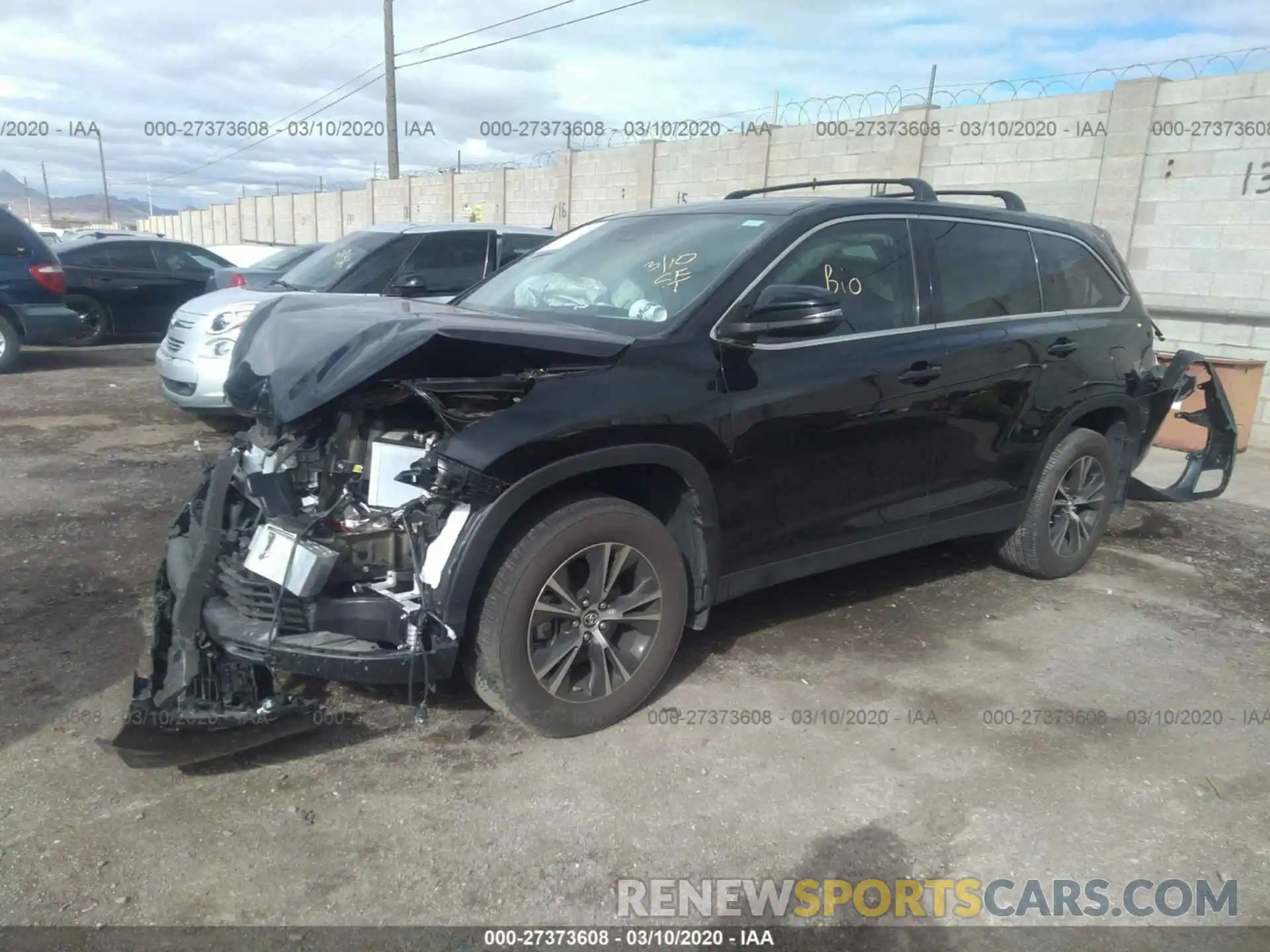 2 Photograph of a damaged car 5TDBZRFH3KS985605 TOYOTA HIGHLANDER 2019