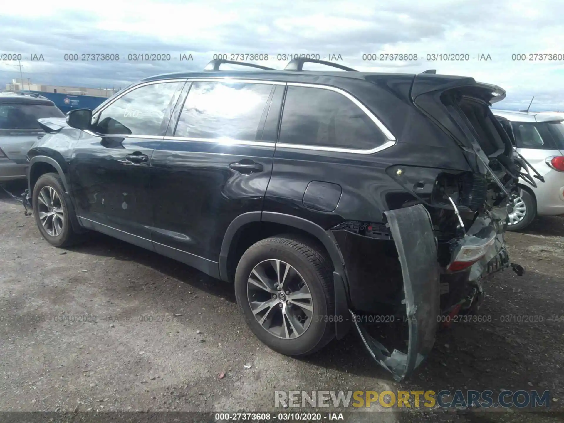 3 Photograph of a damaged car 5TDBZRFH3KS985605 TOYOTA HIGHLANDER 2019