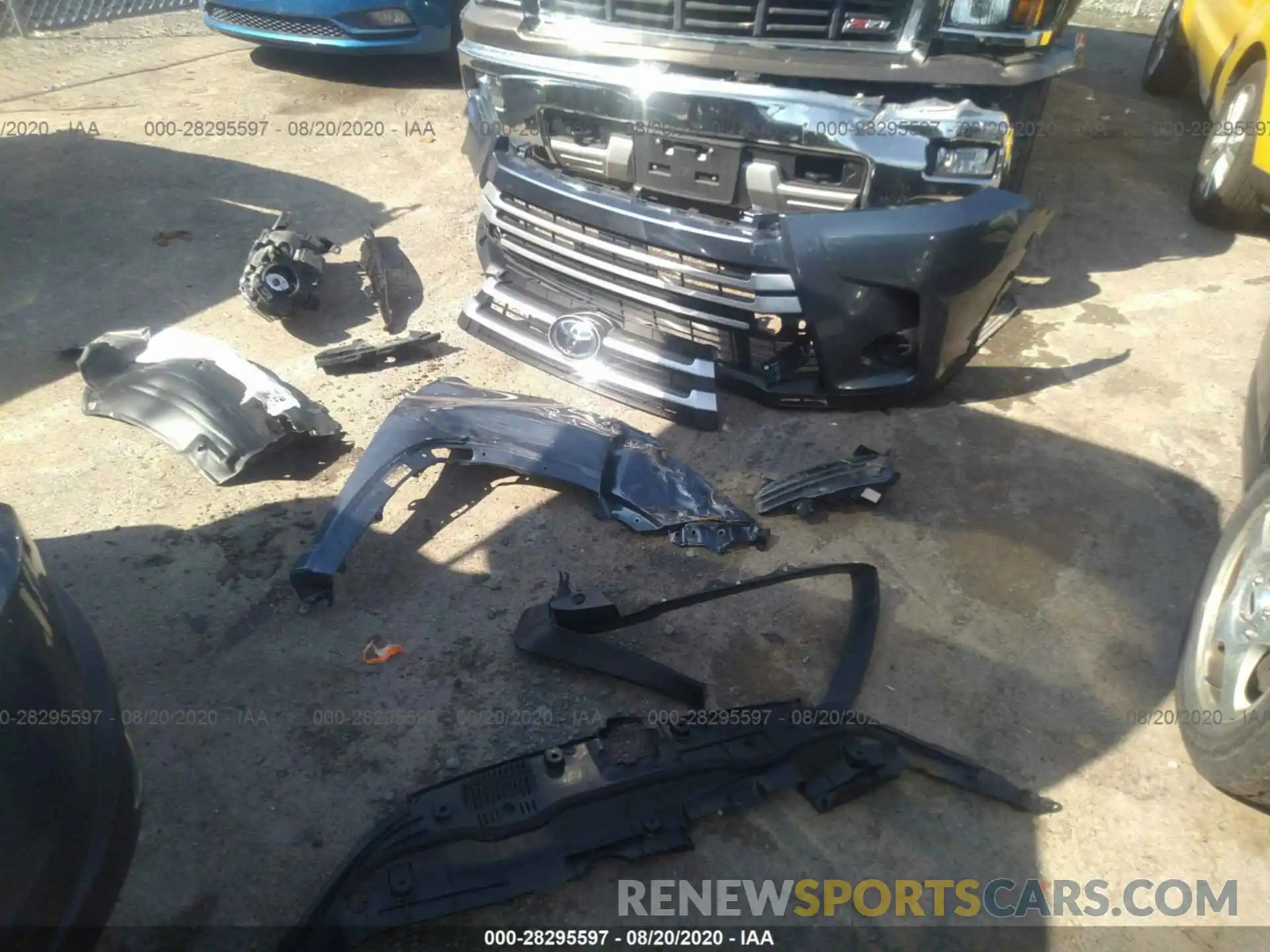 12 Photograph of a damaged car 5TDBZRFH4KS707389 TOYOTA HIGHLANDER 2019