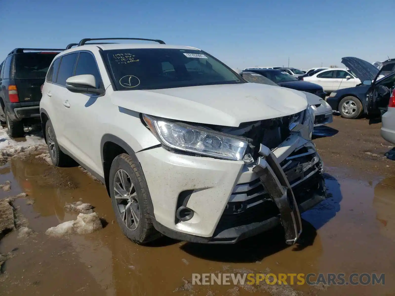 1 Photograph of a damaged car 5TDBZRFH4KS707697 TOYOTA HIGHLANDER 2019