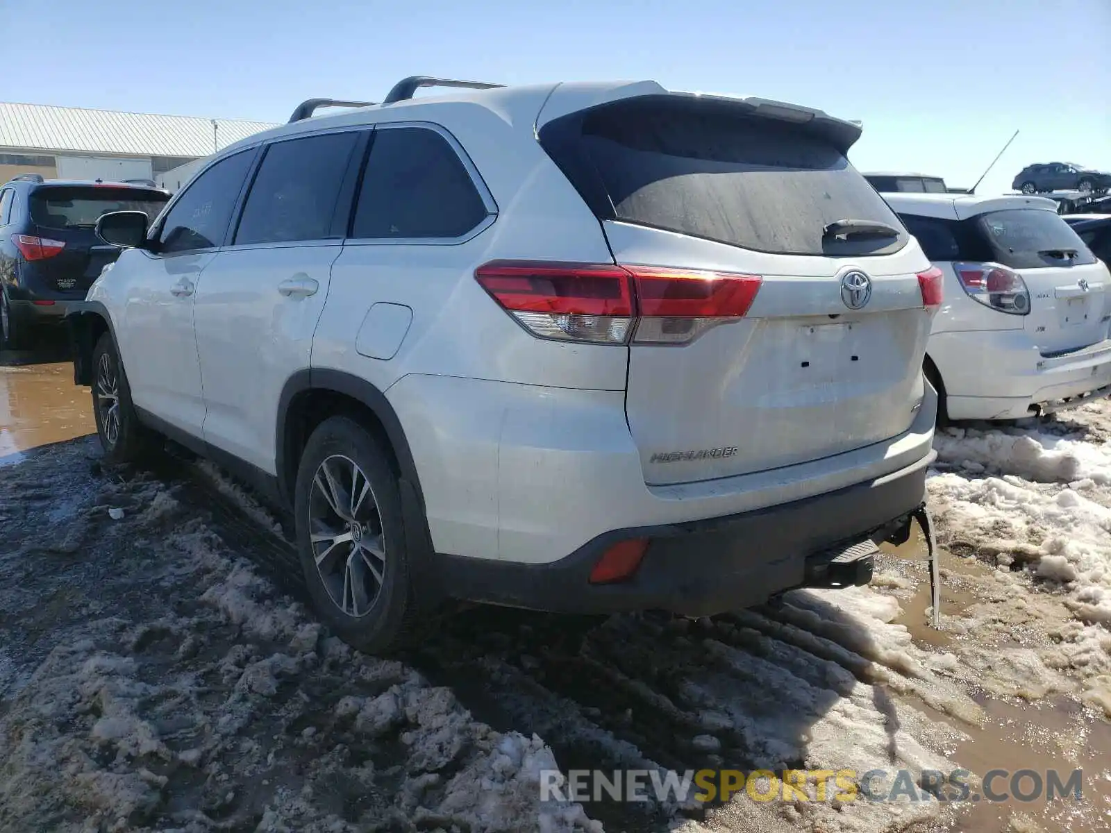 3 Photograph of a damaged car 5TDBZRFH4KS707697 TOYOTA HIGHLANDER 2019