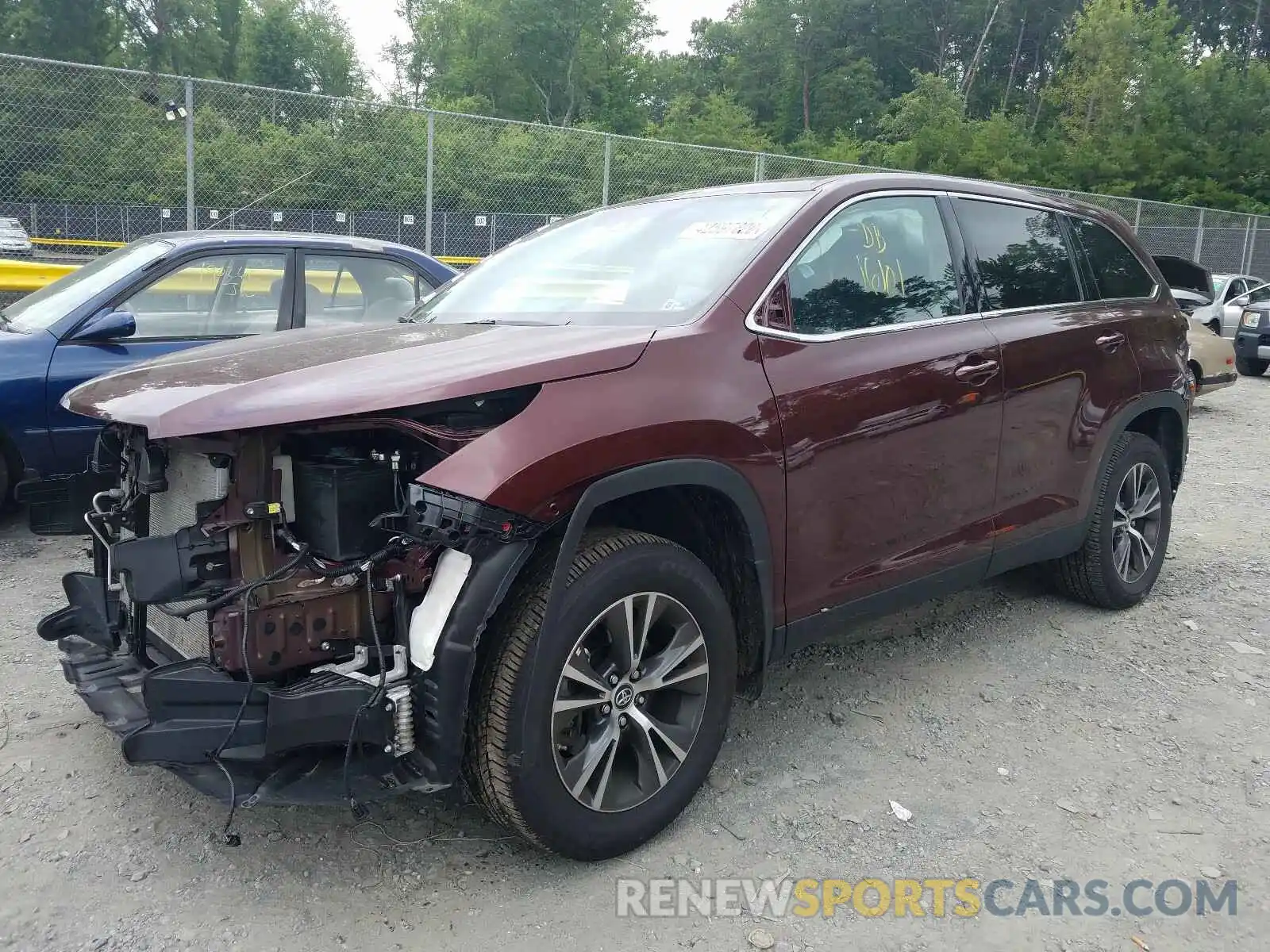 2 Photograph of a damaged car 5TDBZRFH4KS722202 TOYOTA HIGHLANDER 2019