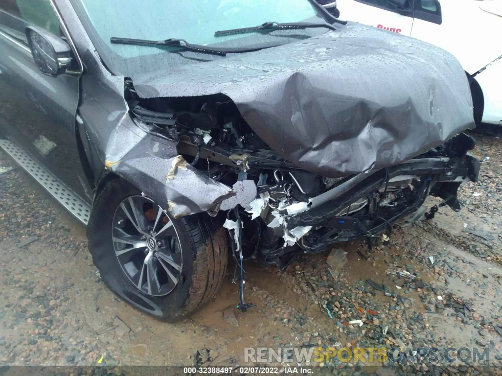 6 Photograph of a damaged car 5TDBZRFH4KS730509 TOYOTA HIGHLANDER 2019