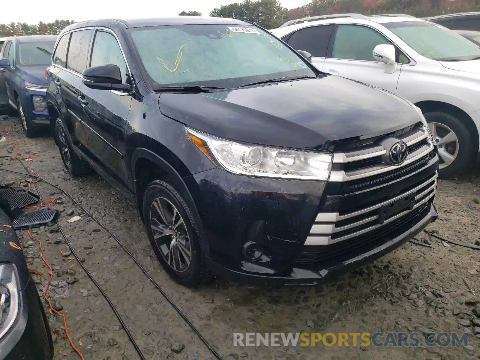 1 Photograph of a damaged car 5TDBZRFH4KS747732 TOYOTA HIGHLANDER 2019