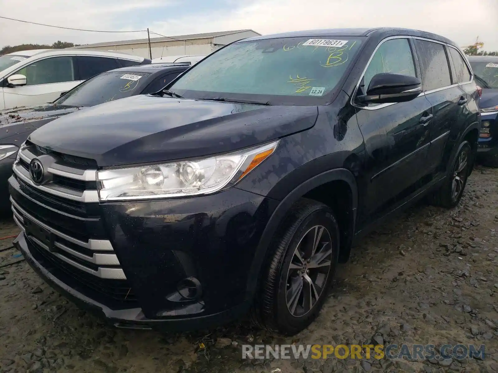 2 Photograph of a damaged car 5TDBZRFH4KS747732 TOYOTA HIGHLANDER 2019