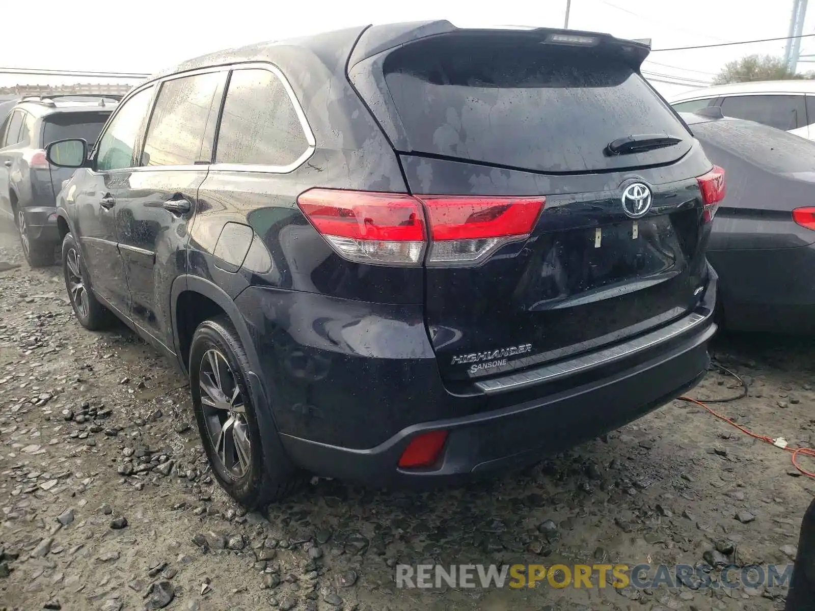 3 Photograph of a damaged car 5TDBZRFH4KS747732 TOYOTA HIGHLANDER 2019