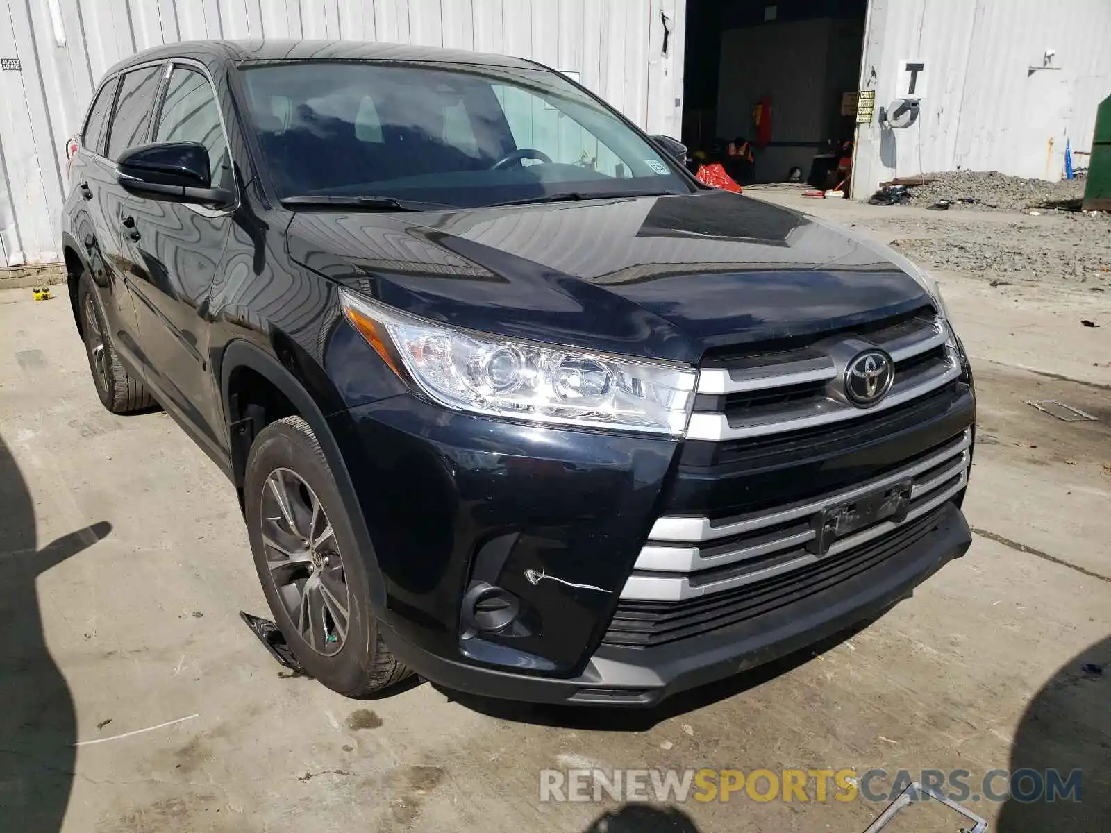 9 Photograph of a damaged car 5TDBZRFH4KS747732 TOYOTA HIGHLANDER 2019