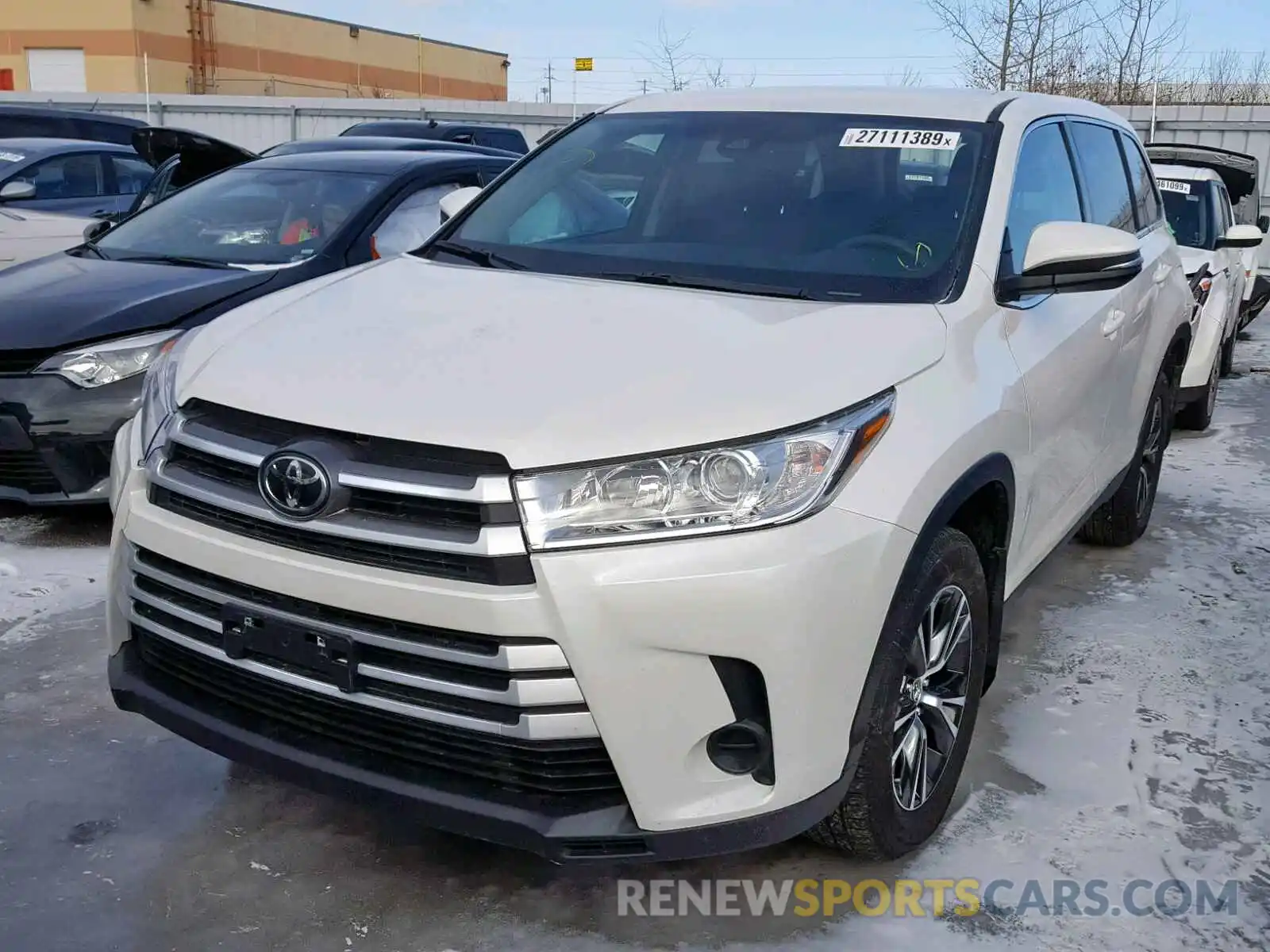 2 Photograph of a damaged car 5TDBZRFH4KS915448 TOYOTA HIGHLANDER 2019