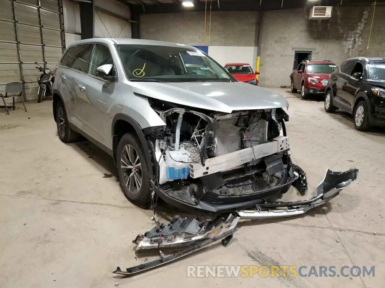 1 Photograph of a damaged car 5TDBZRFH4KS918625 TOYOTA HIGHLANDER 2019