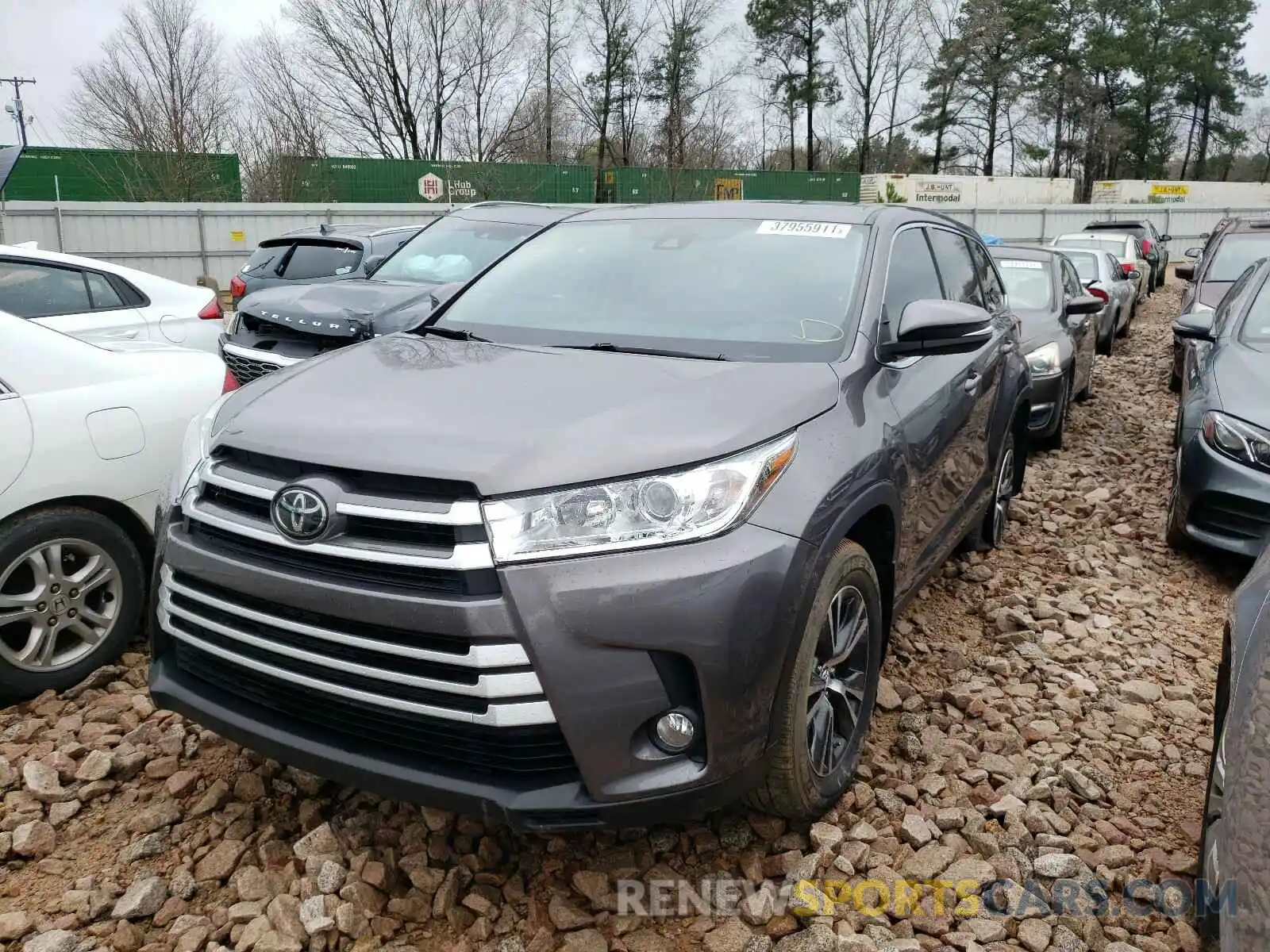 2 Photograph of a damaged car 5TDBZRFH4KS931178 TOYOTA HIGHLANDER 2019