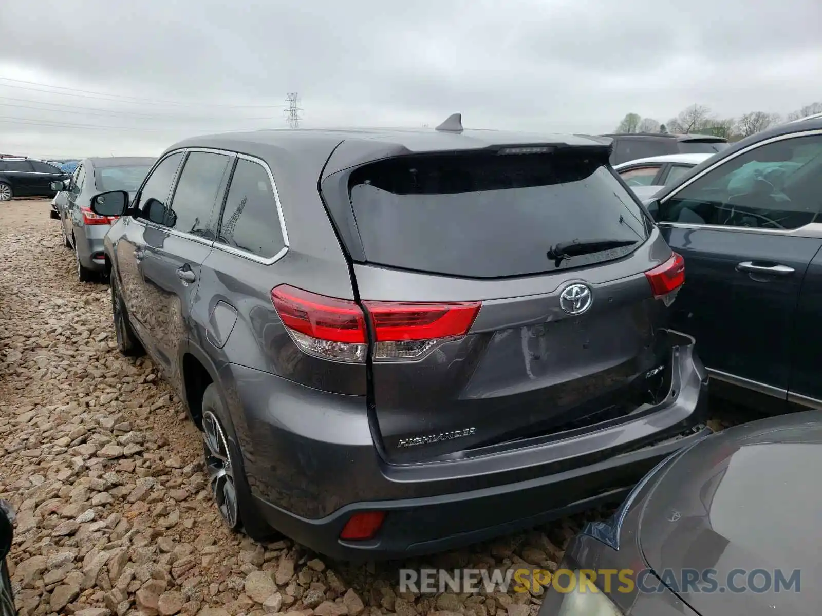 3 Photograph of a damaged car 5TDBZRFH4KS931178 TOYOTA HIGHLANDER 2019