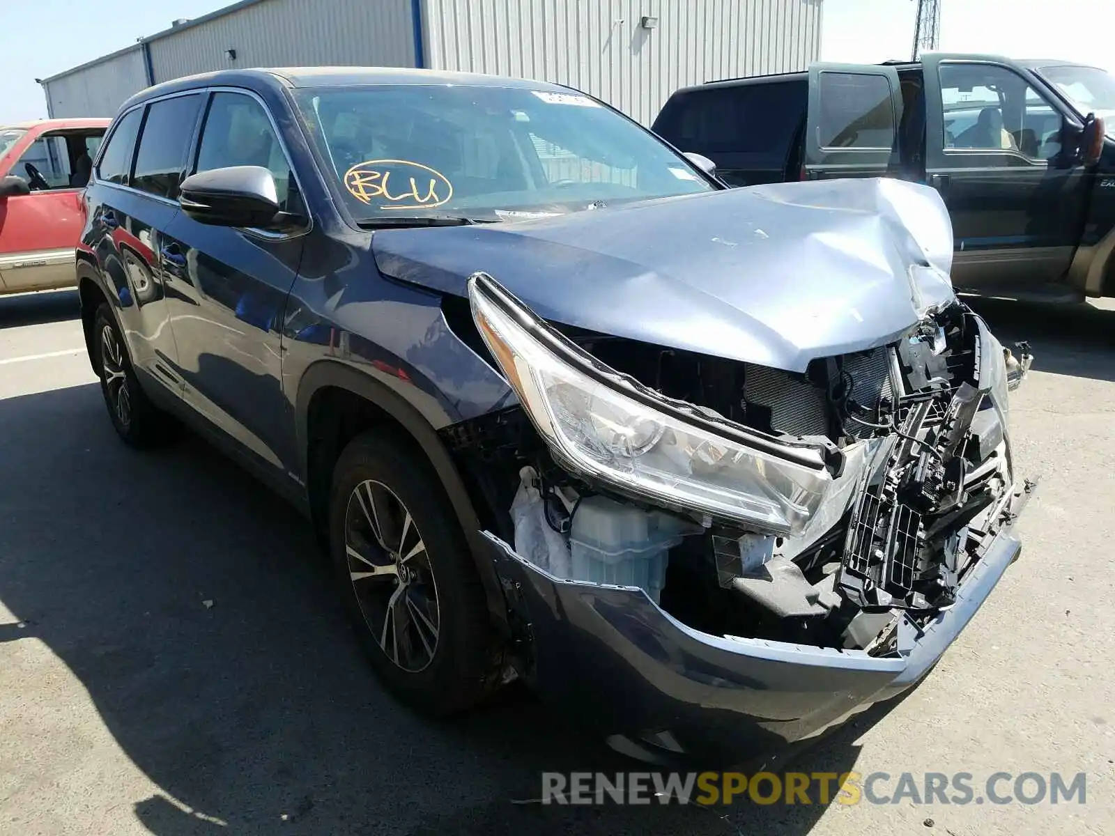 1 Photograph of a damaged car 5TDBZRFH4KS943556 TOYOTA HIGHLANDER 2019