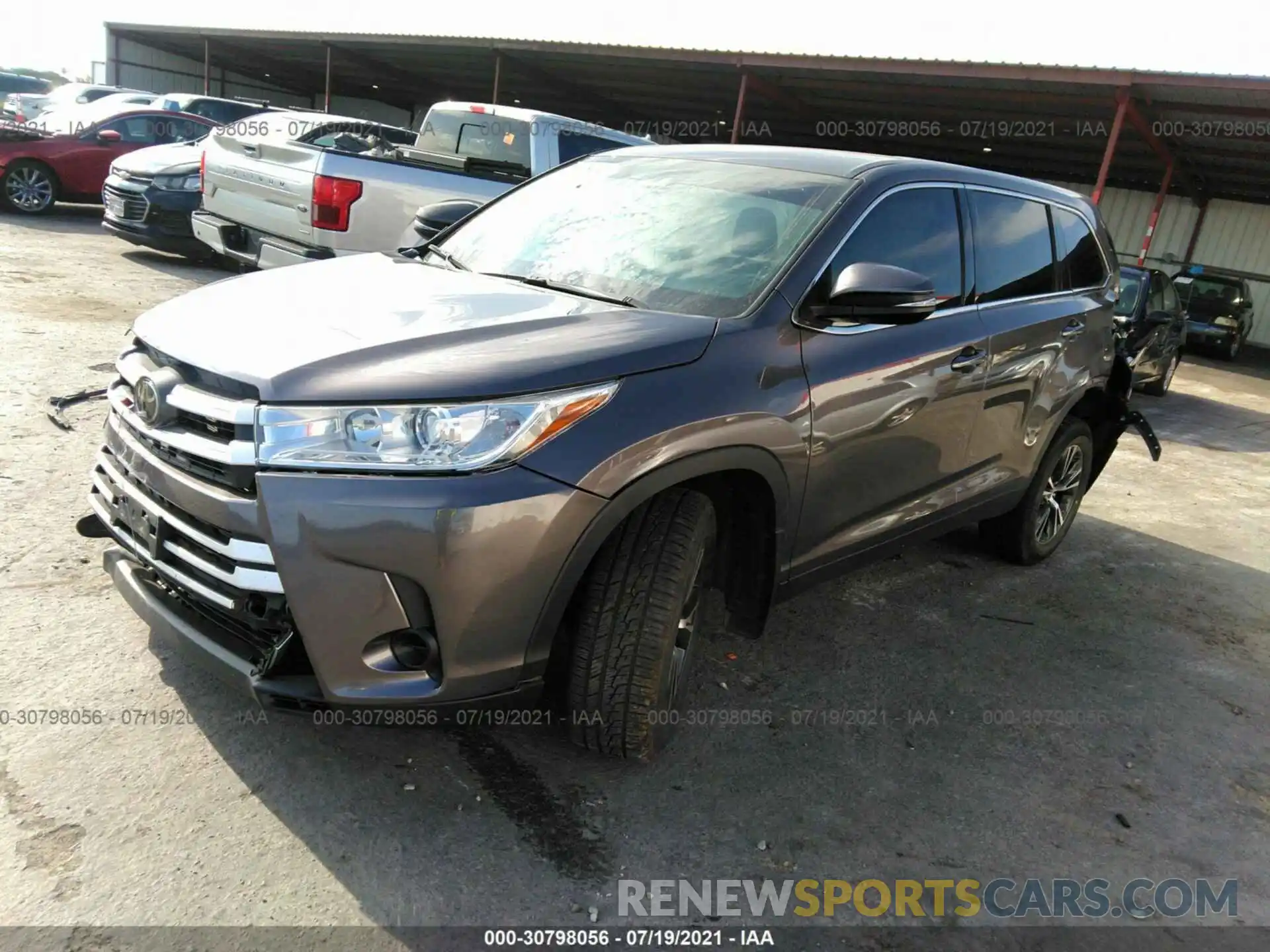 2 Photograph of a damaged car 5TDBZRFH4KS944187 TOYOTA HIGHLANDER 2019