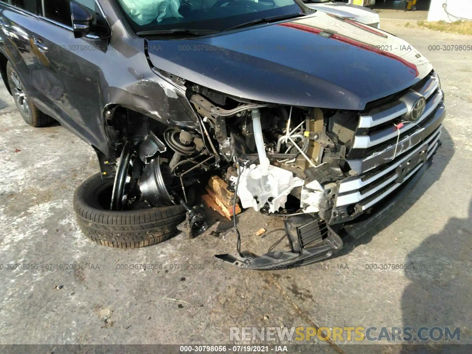 6 Photograph of a damaged car 5TDBZRFH4KS944187 TOYOTA HIGHLANDER 2019