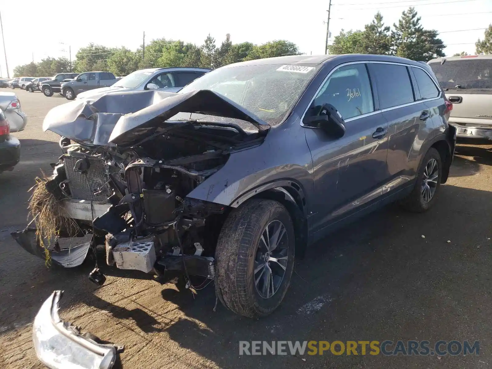 2 Photograph of a damaged car 5TDBZRFH4KS946151 TOYOTA HIGHLANDER 2019