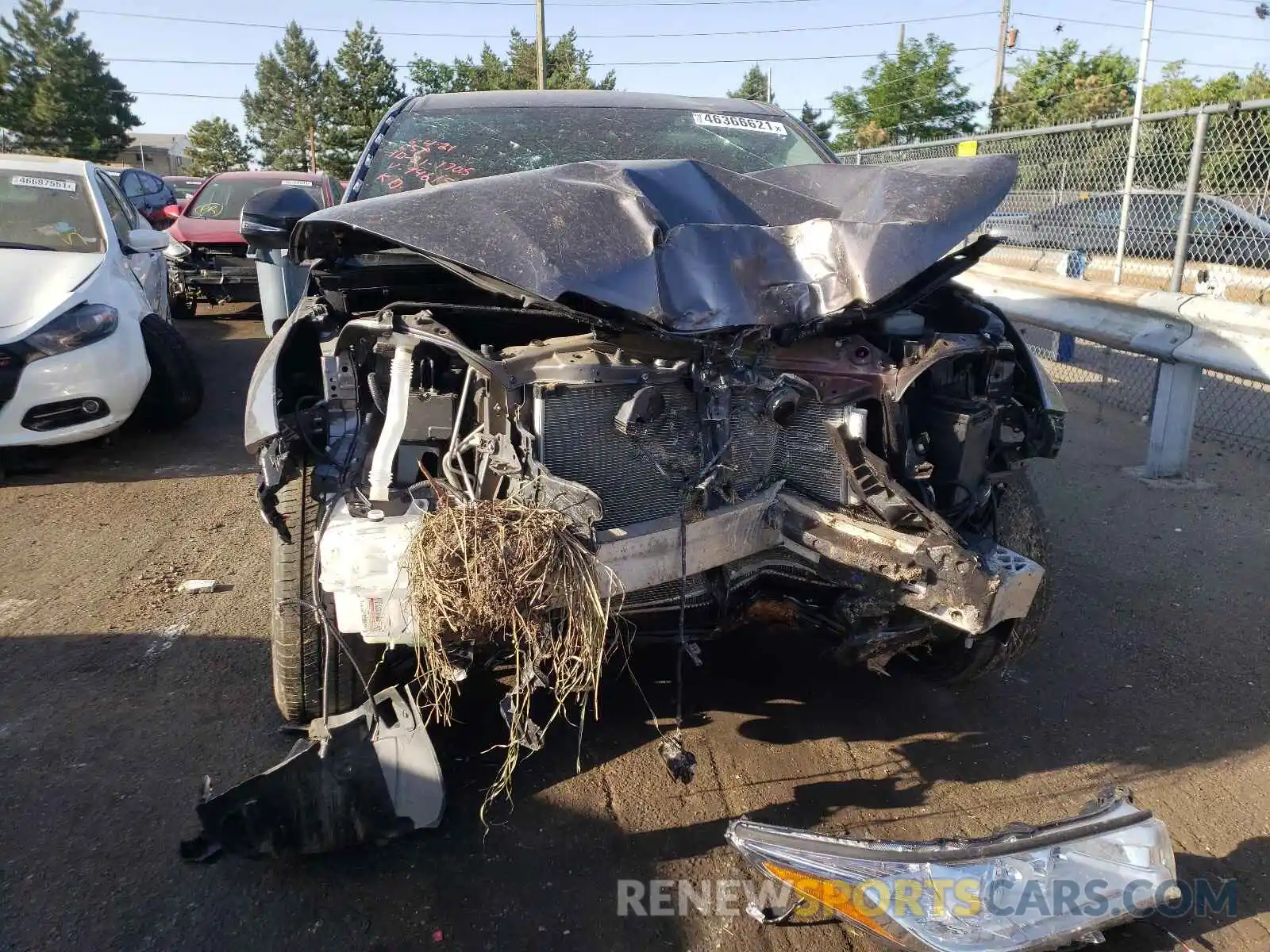 9 Photograph of a damaged car 5TDBZRFH4KS946151 TOYOTA HIGHLANDER 2019