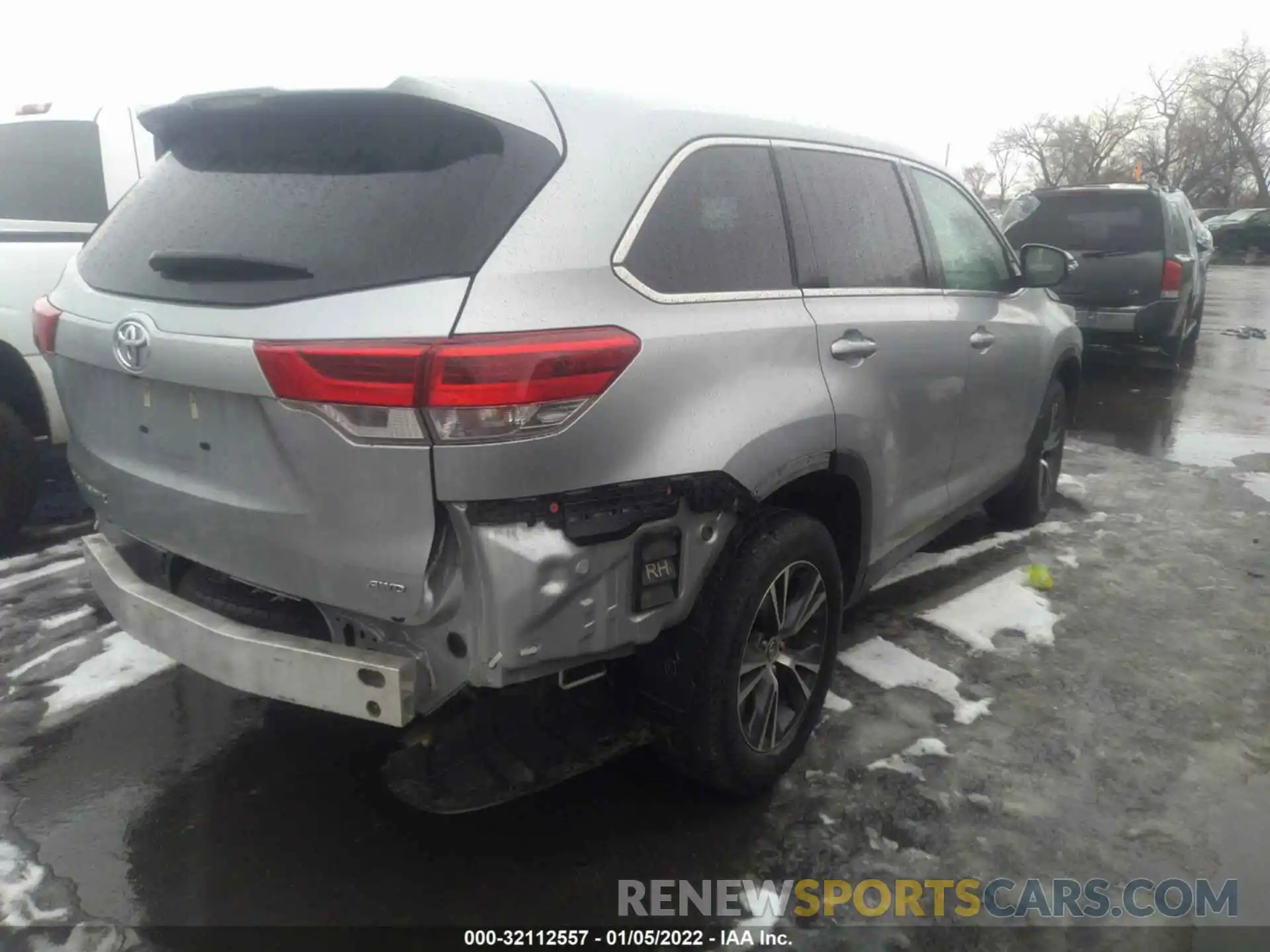 4 Фотография поврежденного автомобиля 5TDBZRFH4KS946313 TOYOTA HIGHLANDER 2019