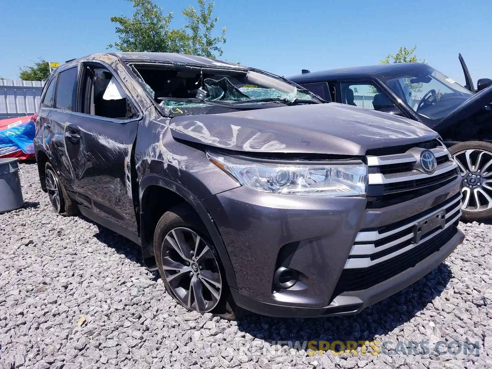 1 Photograph of a damaged car 5TDBZRFH4KS947879 TOYOTA HIGHLANDER 2019