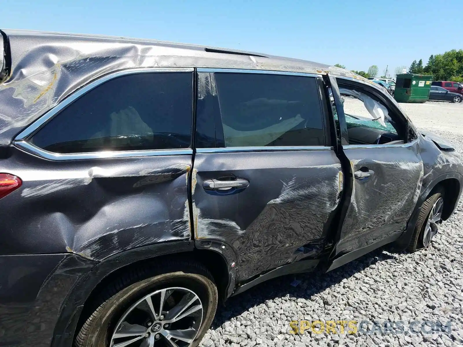 9 Photograph of a damaged car 5TDBZRFH4KS947879 TOYOTA HIGHLANDER 2019