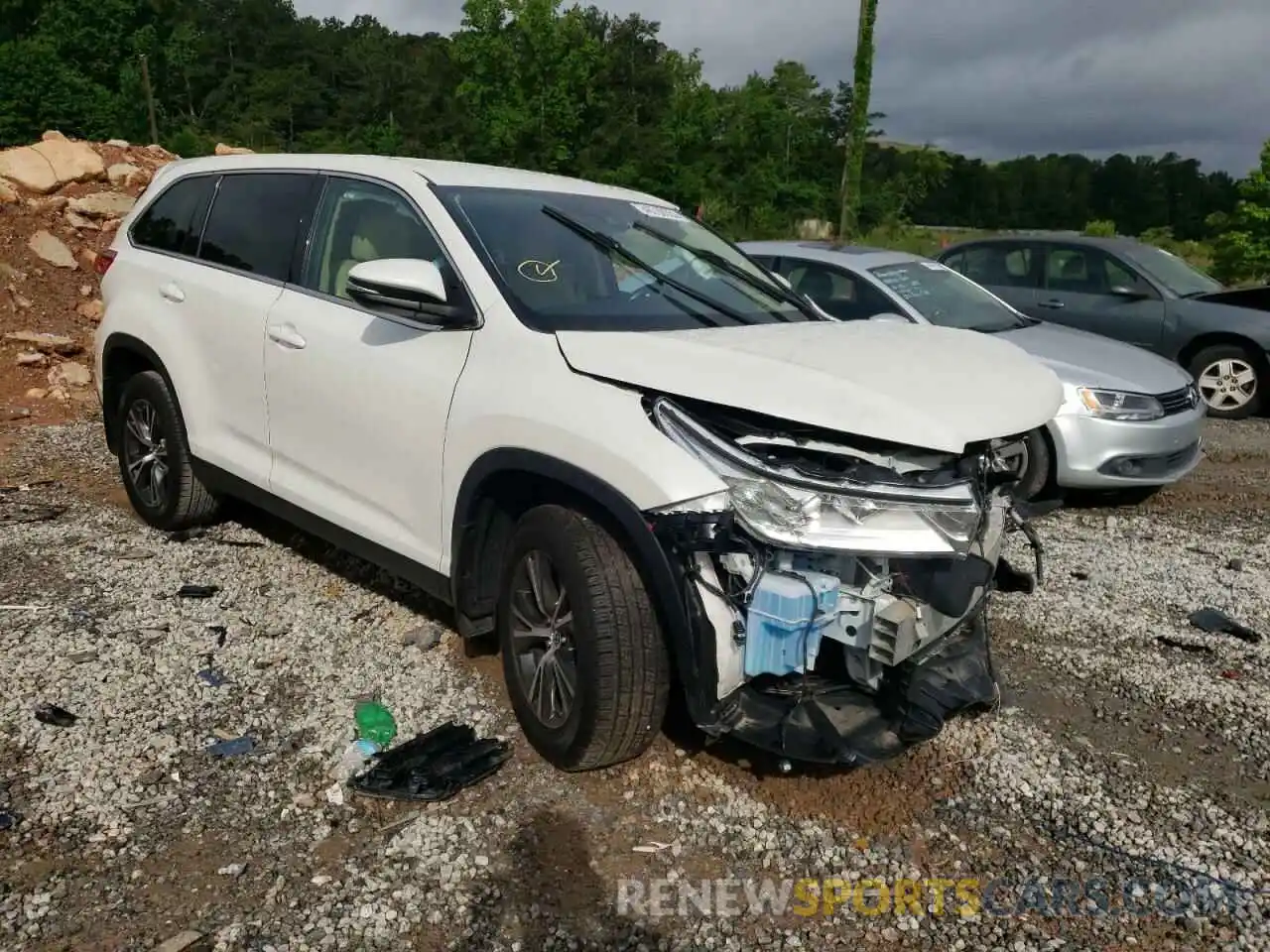 1 Photograph of a damaged car 5TDBZRFH4KS950412 TOYOTA HIGHLANDER 2019