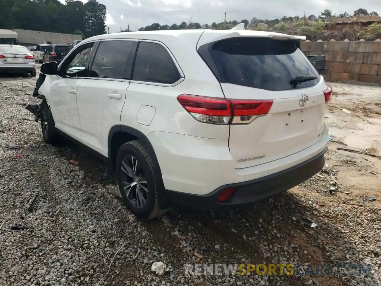 3 Photograph of a damaged car 5TDBZRFH4KS950412 TOYOTA HIGHLANDER 2019