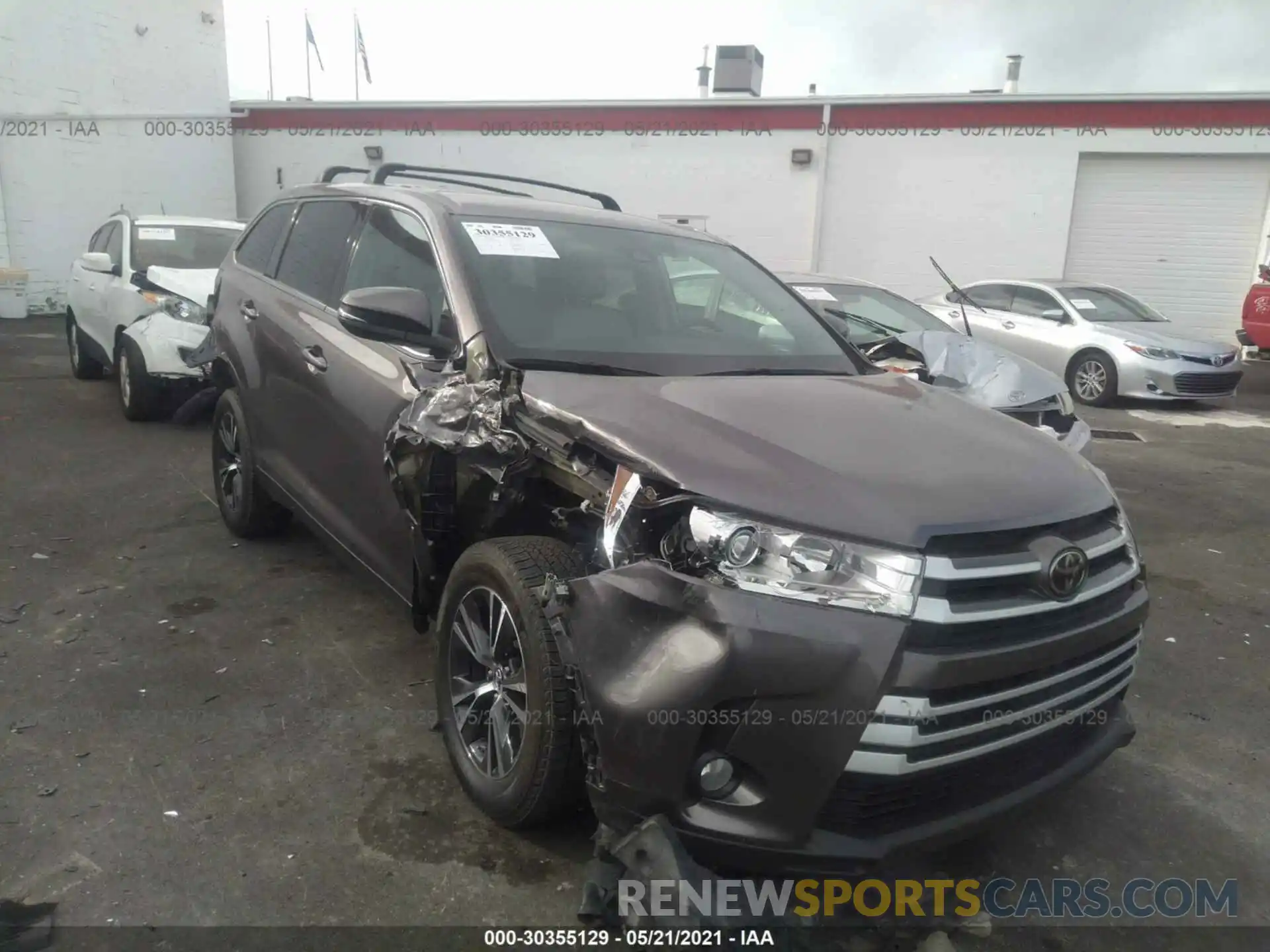 1 Photograph of a damaged car 5TDBZRFH4KS956808 TOYOTA HIGHLANDER 2019