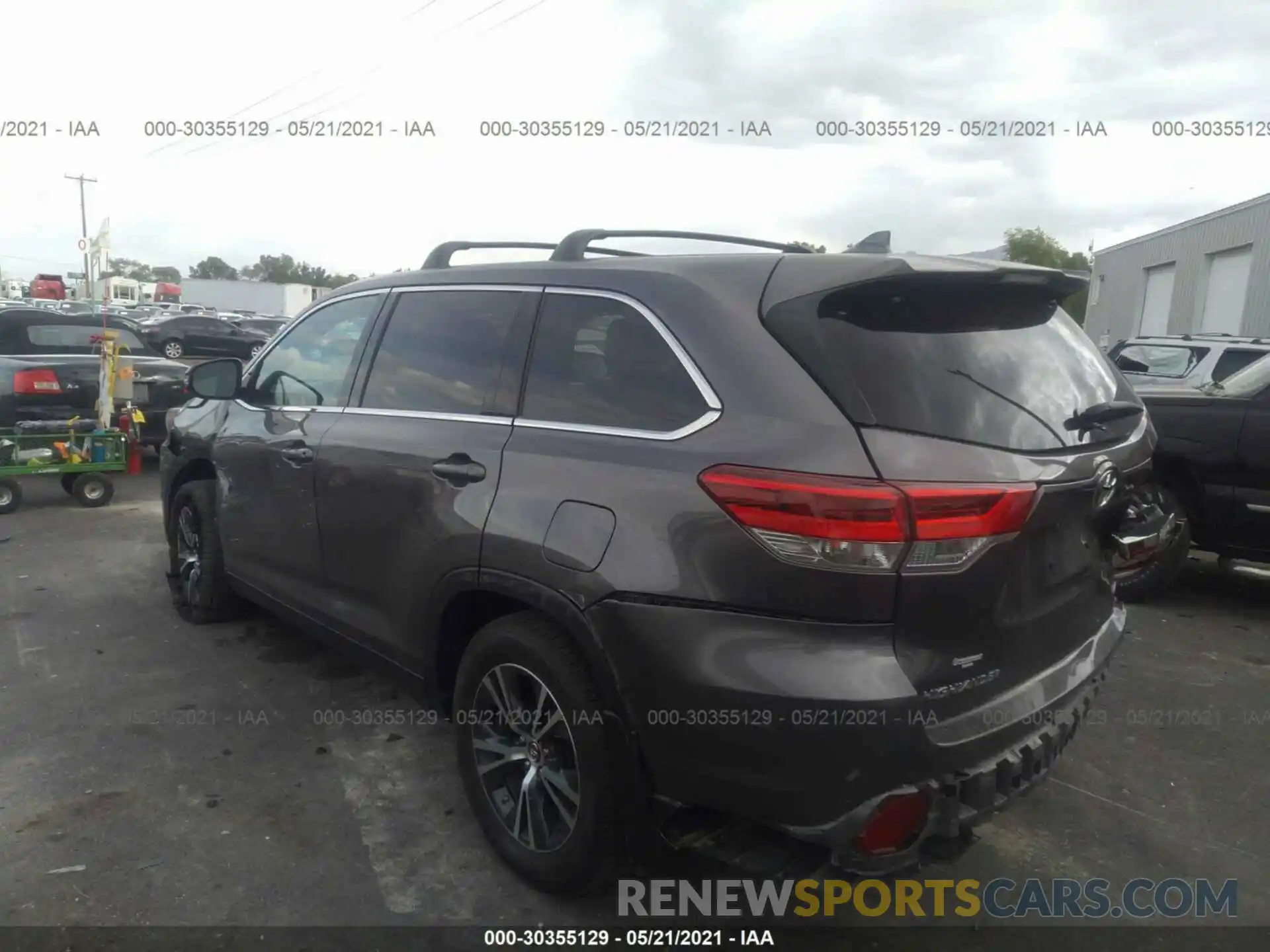 3 Photograph of a damaged car 5TDBZRFH4KS956808 TOYOTA HIGHLANDER 2019