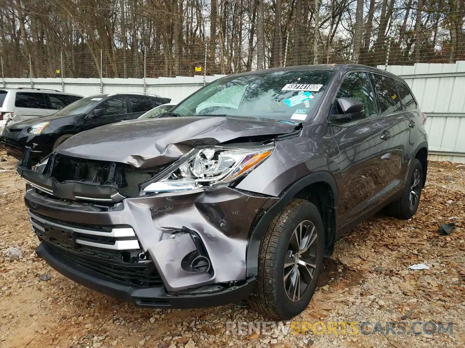 2 Фотография поврежденного автомобиля 5TDBZRFH4KS963161 TOYOTA HIGHLANDER 2019