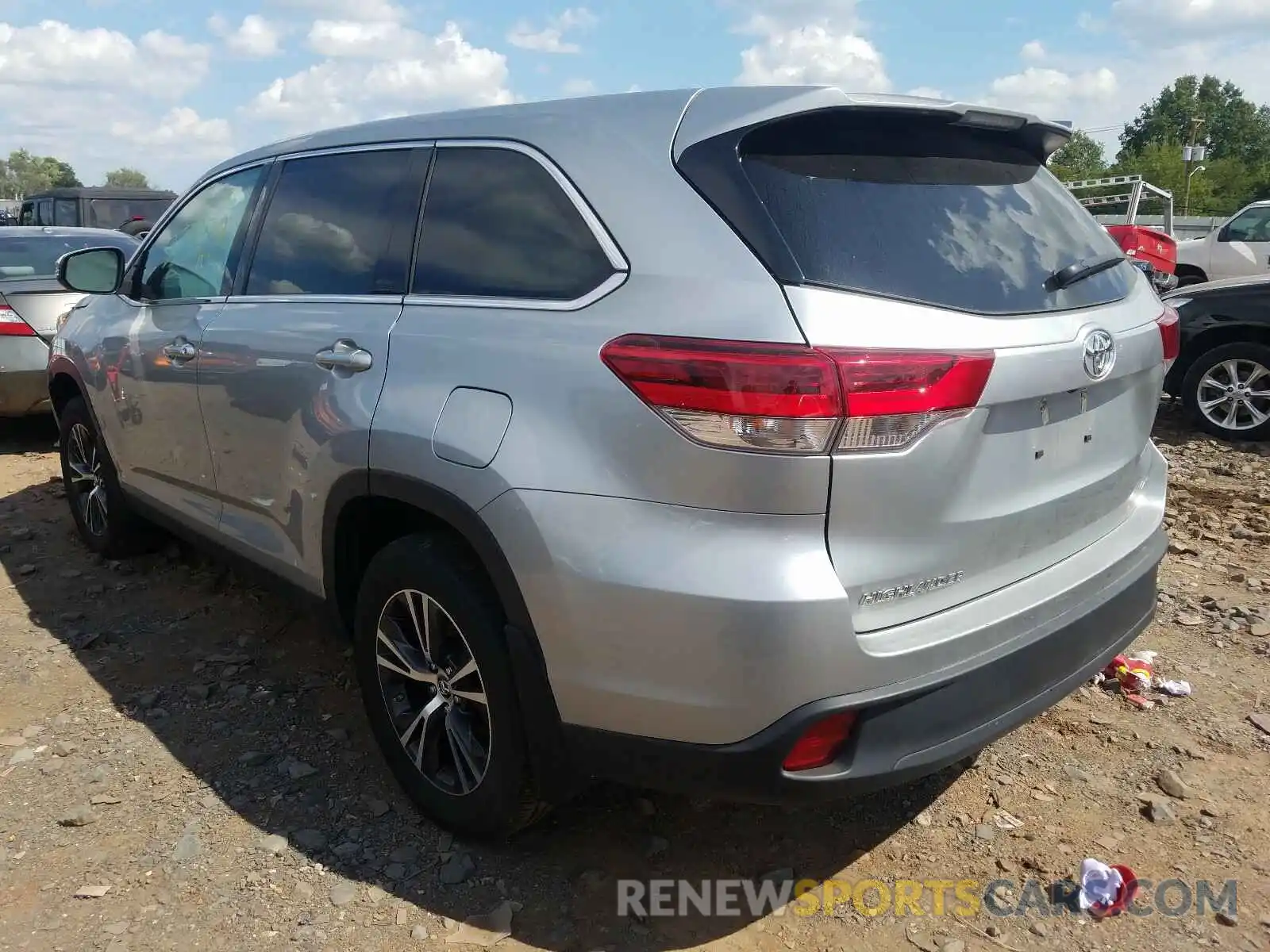 3 Photograph of a damaged car 5TDBZRFH4KS964116 TOYOTA HIGHLANDER 2019