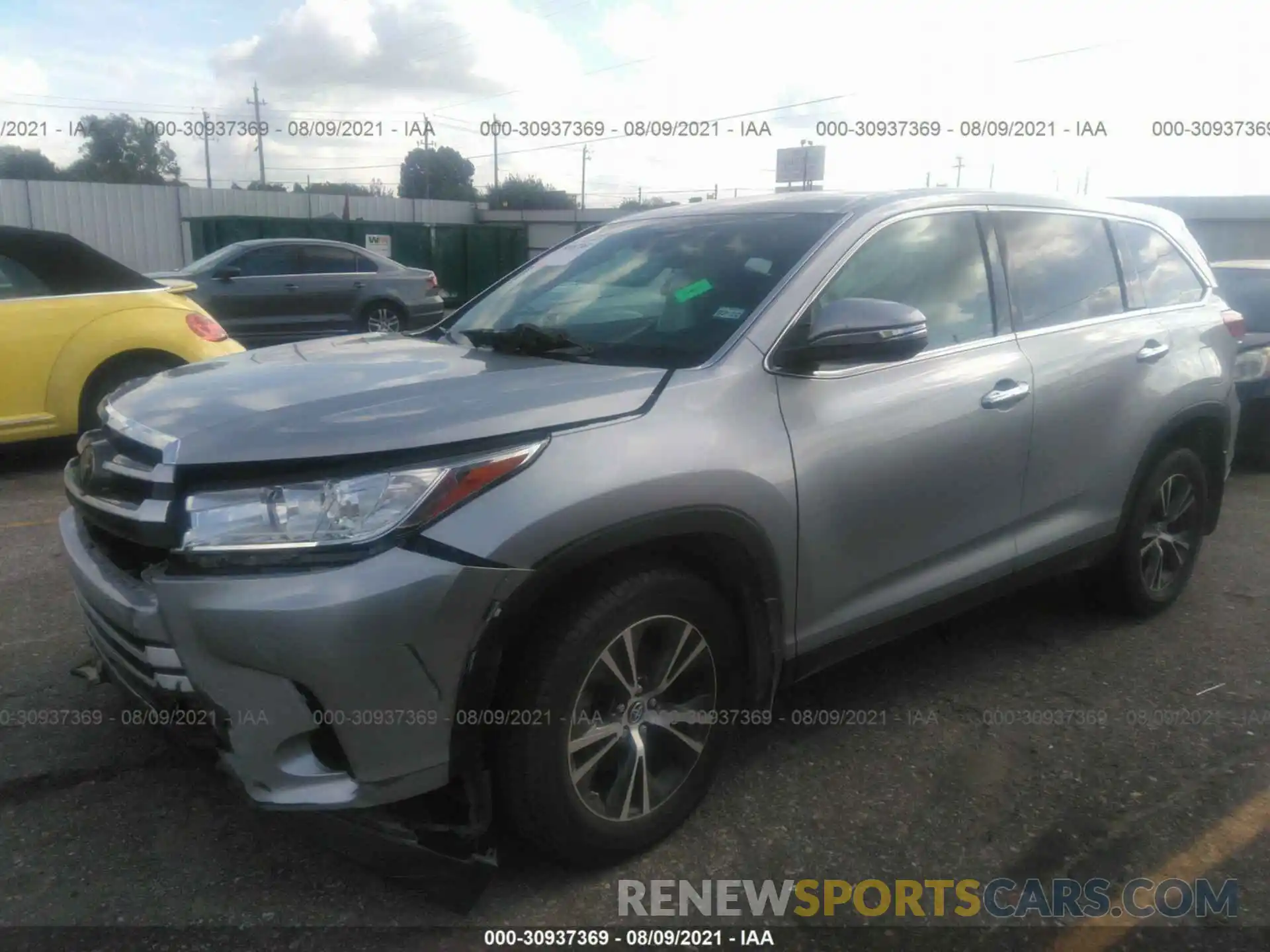 2 Photograph of a damaged car 5TDBZRFH4KS964469 TOYOTA HIGHLANDER 2019