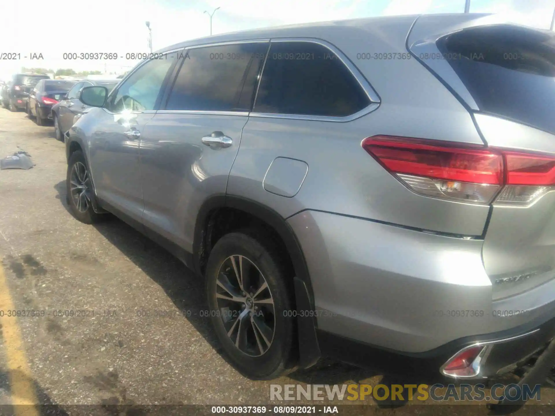 3 Photograph of a damaged car 5TDBZRFH4KS964469 TOYOTA HIGHLANDER 2019