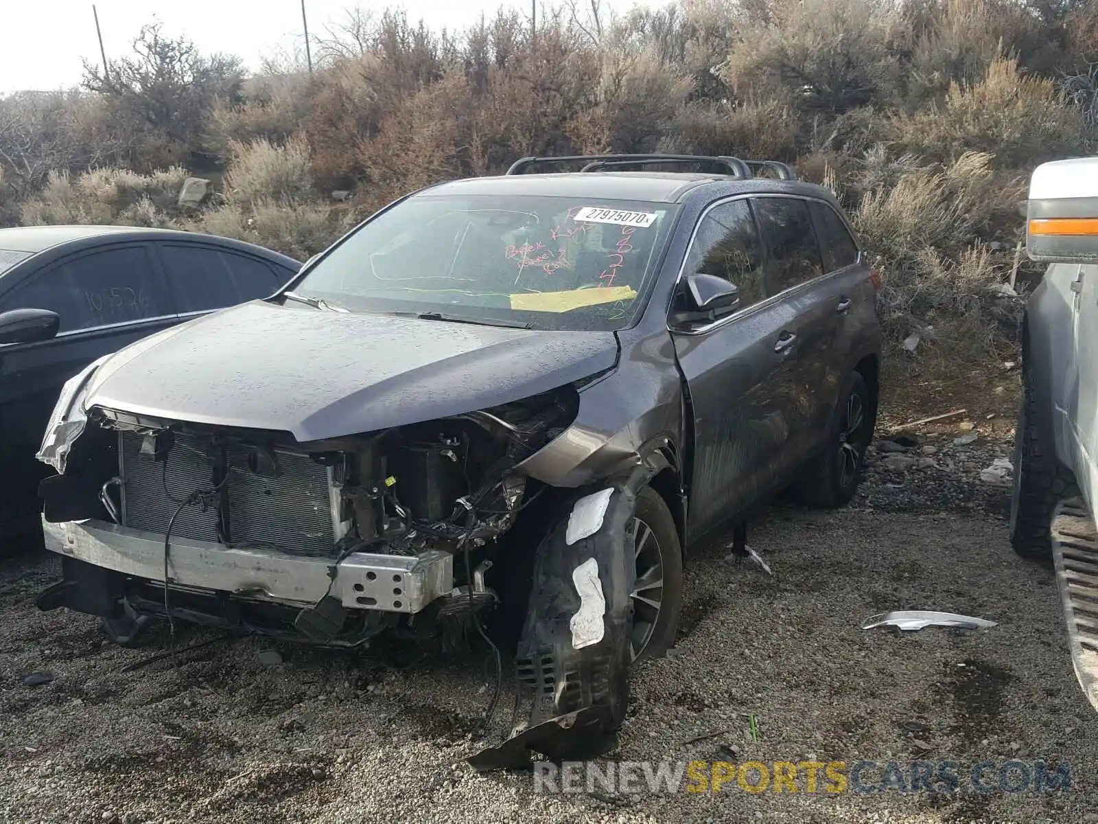 2 Photograph of a damaged car 5TDBZRFH4KS968246 TOYOTA HIGHLANDER 2019